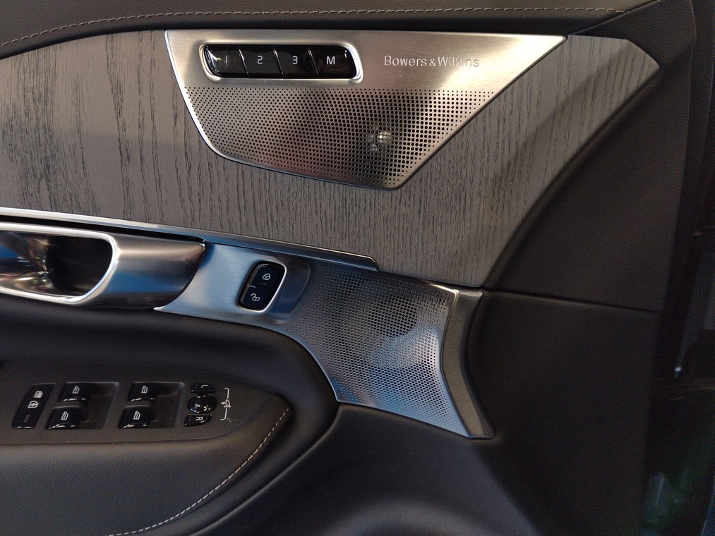 Volvo XC90 T8 AWD LONG RANGE ULTRA PRO DARK AUT.