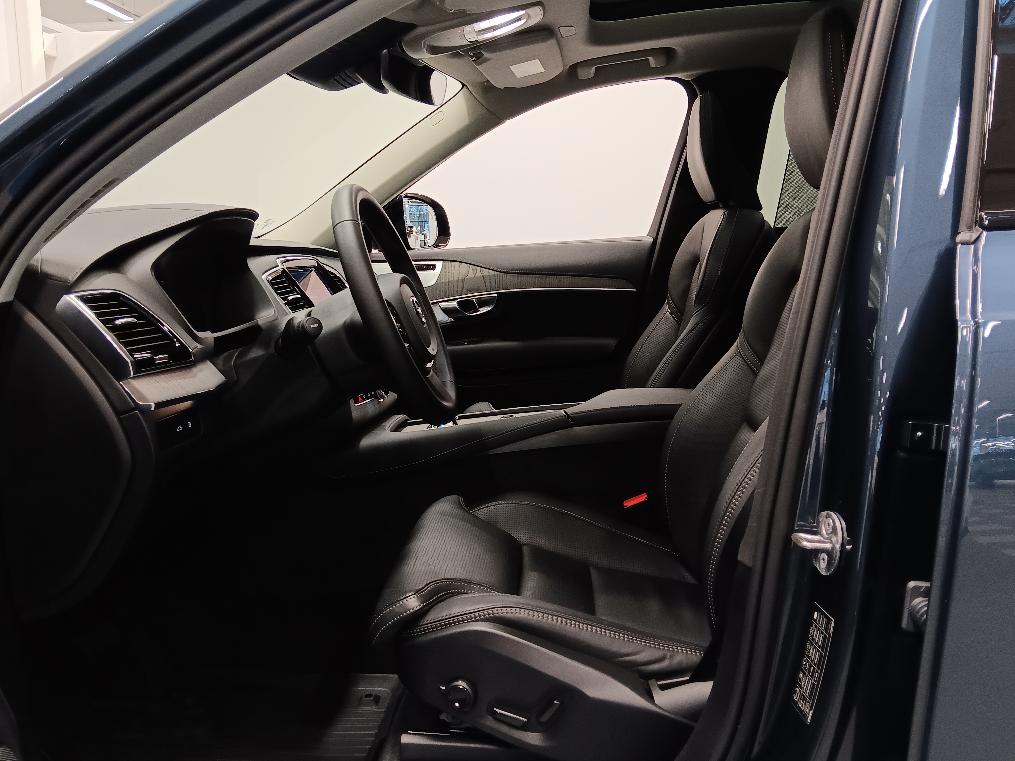 Volvo XC90 T8 AWD LONG RANGE ULTRA PRO DARK TAKUU 24KK/40TKM