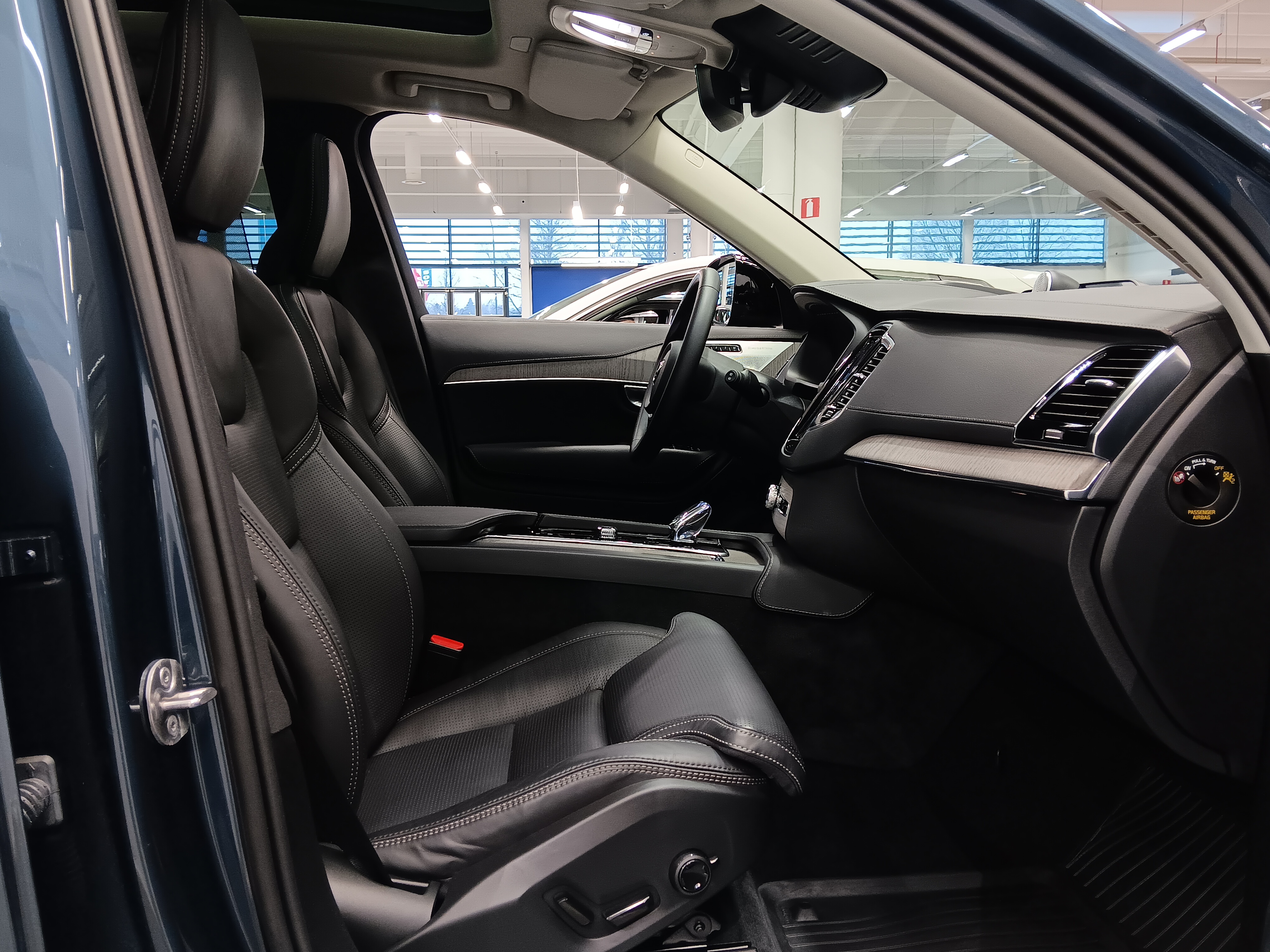 Volvo XC90 T8 AWD LONG RANGE ULTRA PRO DARK TAKUU 24KK/40TKM