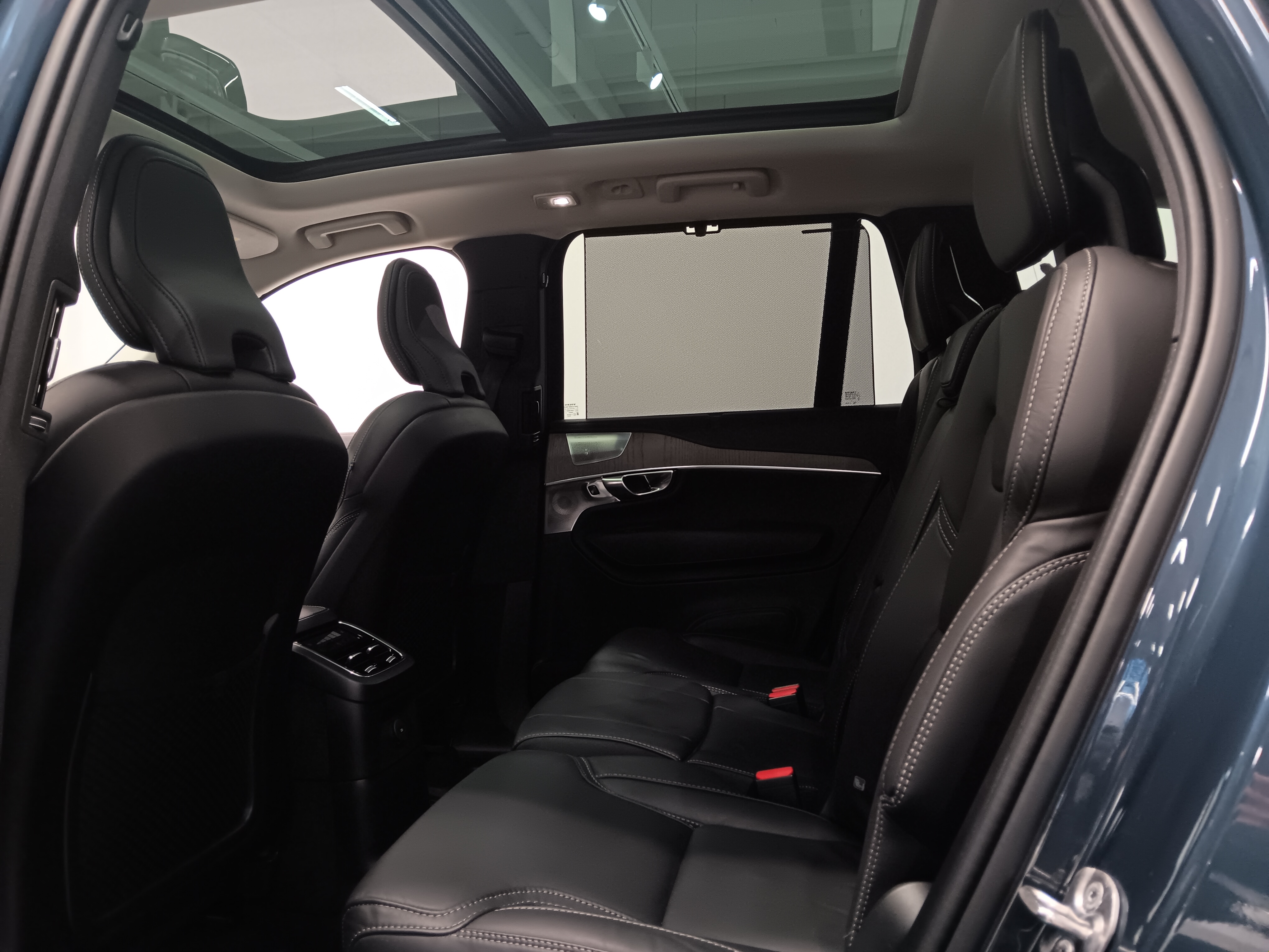 Volvo XC90 T8 AWD LONG RANGE ULTRA PRO DARK TAKUU 24KK/40TKM