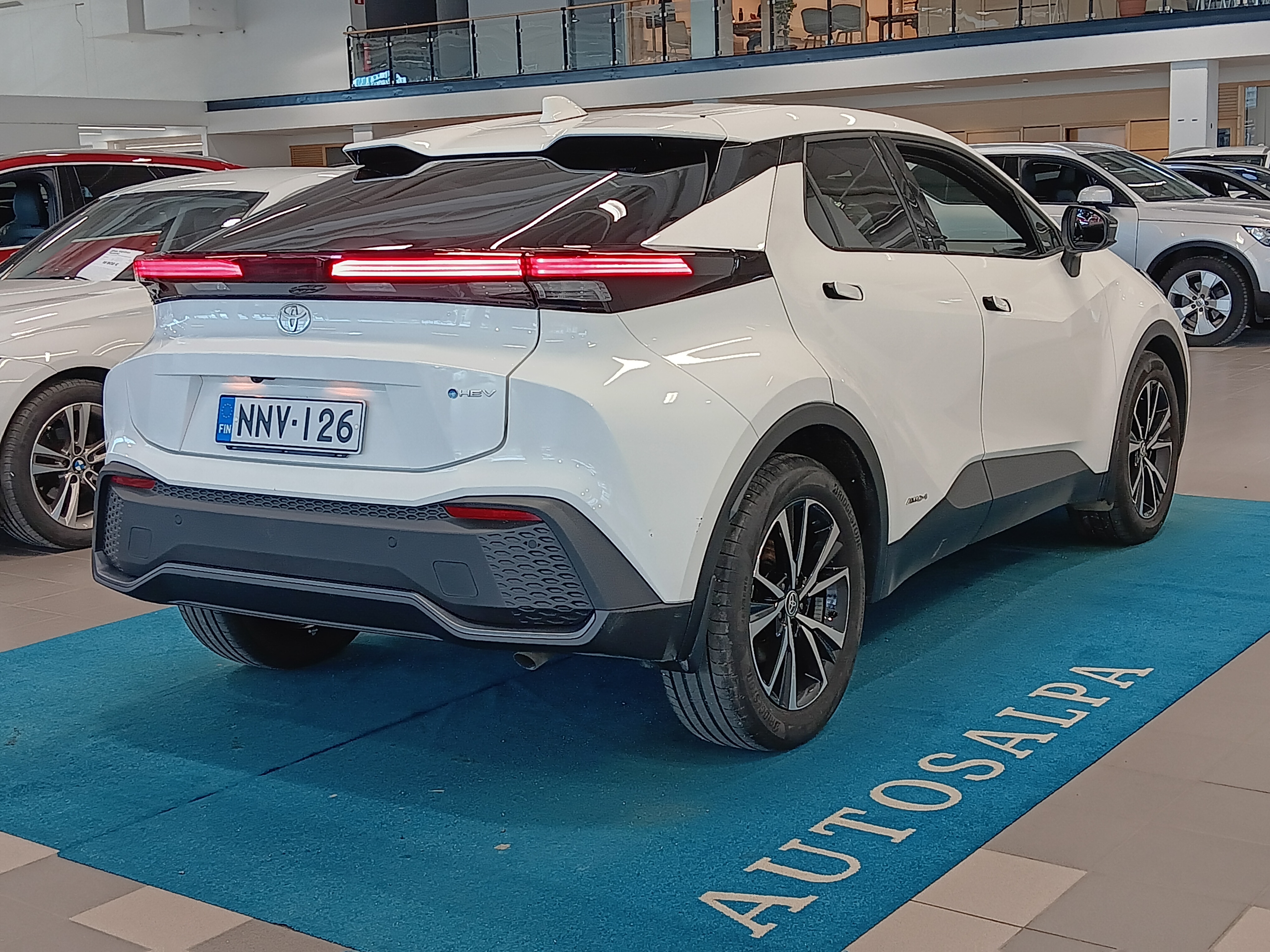 Toyota C-HR 2,0 HYBRID AWD-I INTENSE