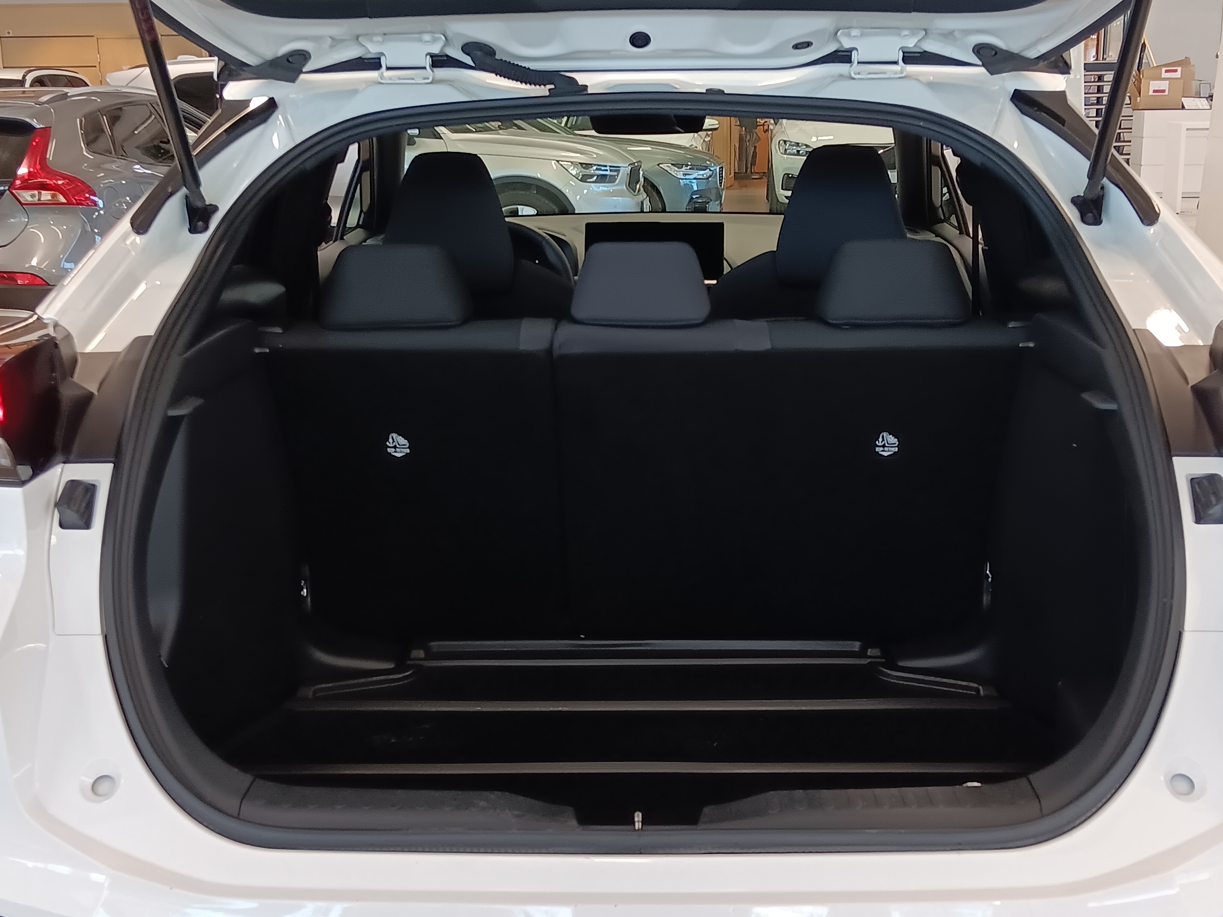 Toyota C-HR 2,0 HYBRID AWD-I INTENSE