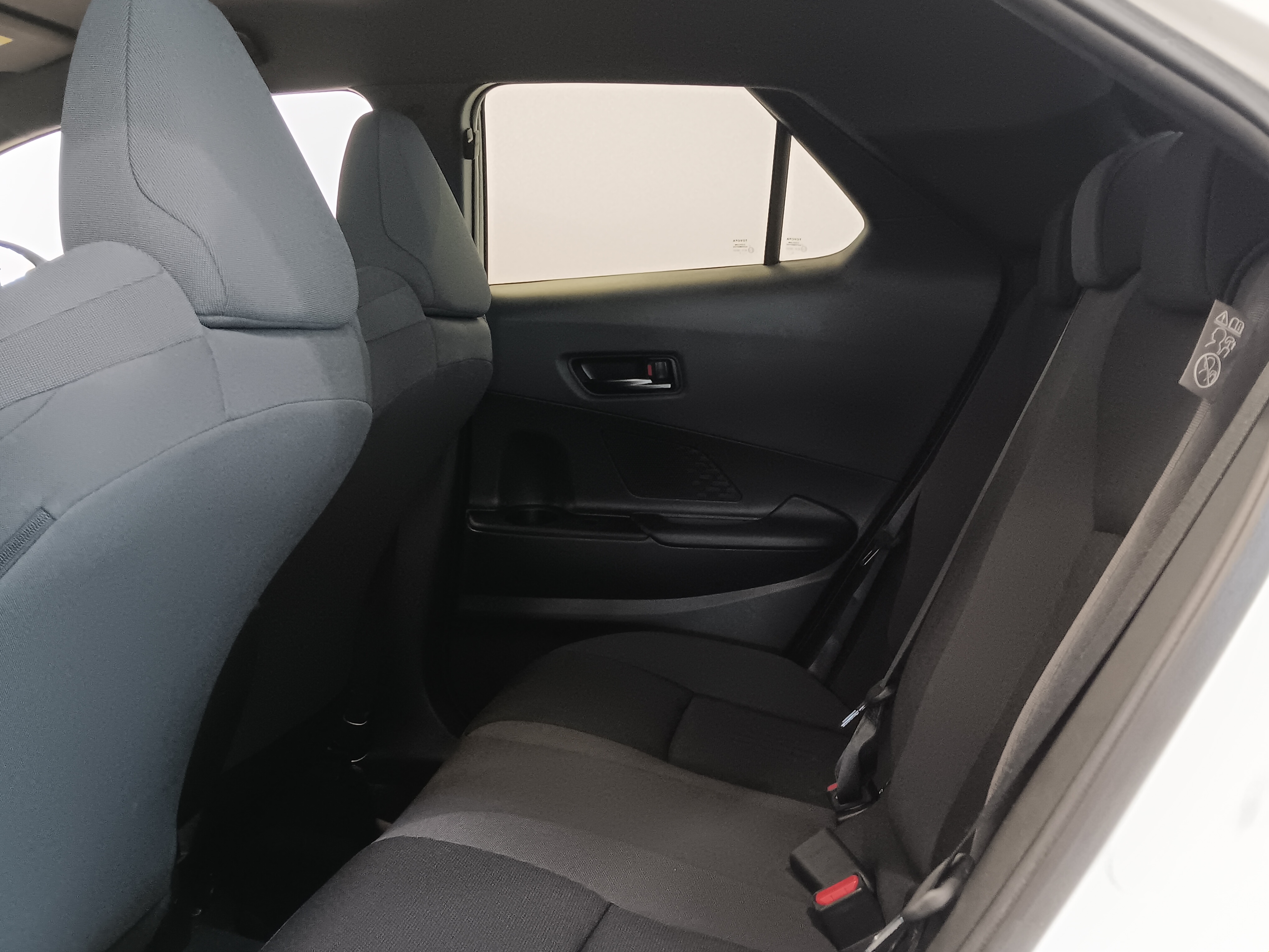 Toyota C-HR 2,0 HYBRID AWD-I INTENSE