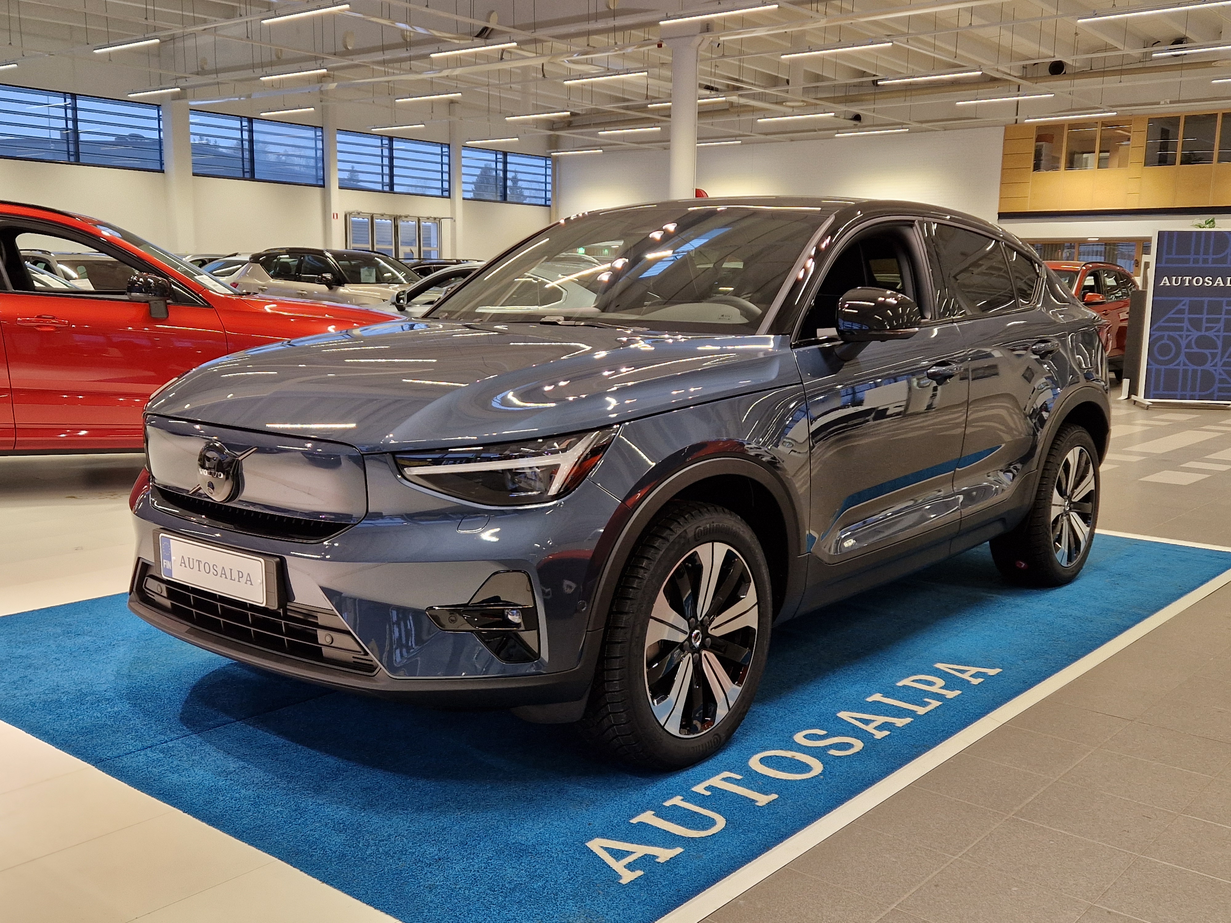 Volvo EC40 TWIN PERFORMANCE ULTRA BLACK EDITION.