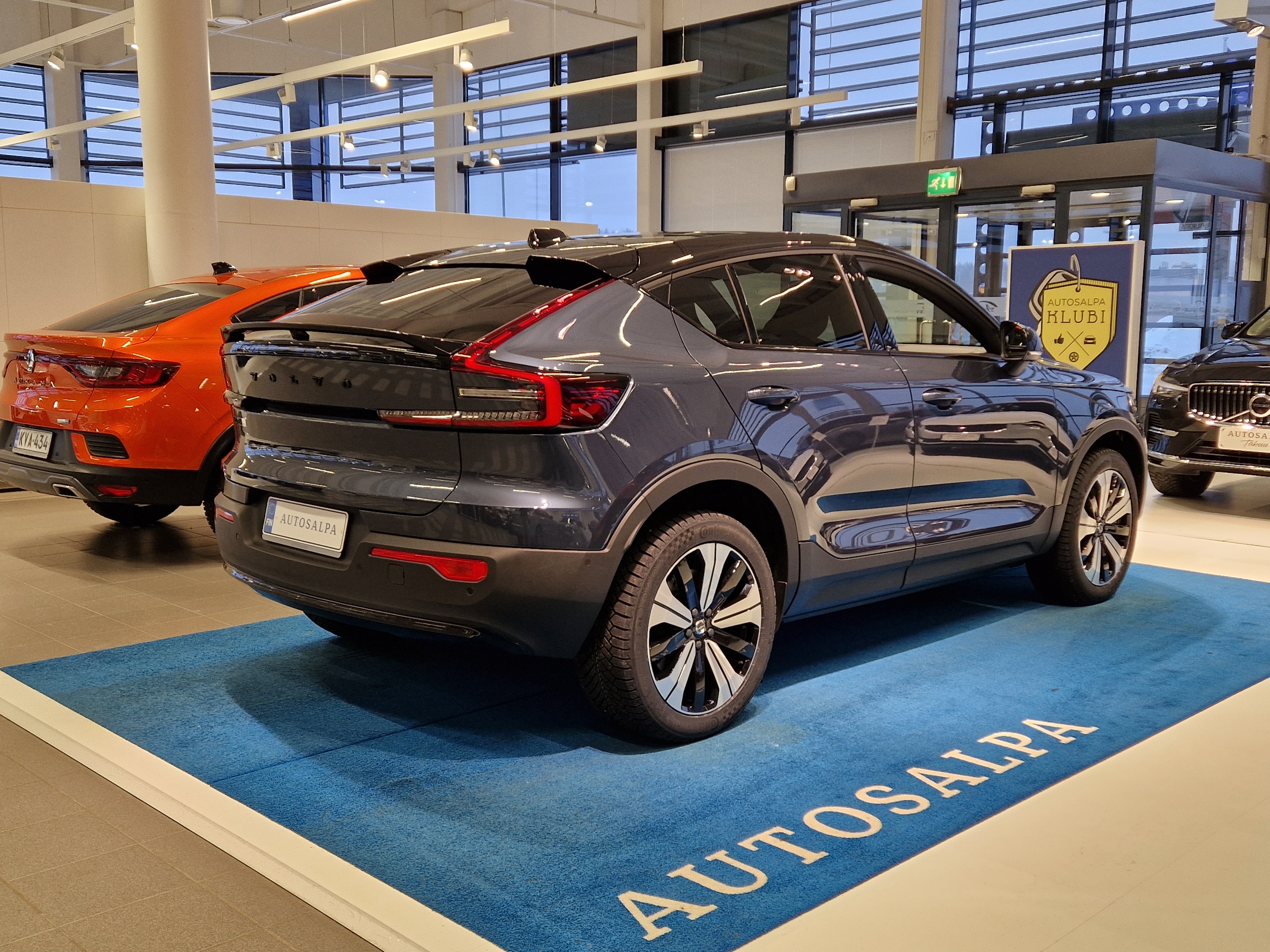 Volvo EC40 TWIN PERFORMANCE ULTRA BLACK EDITION.