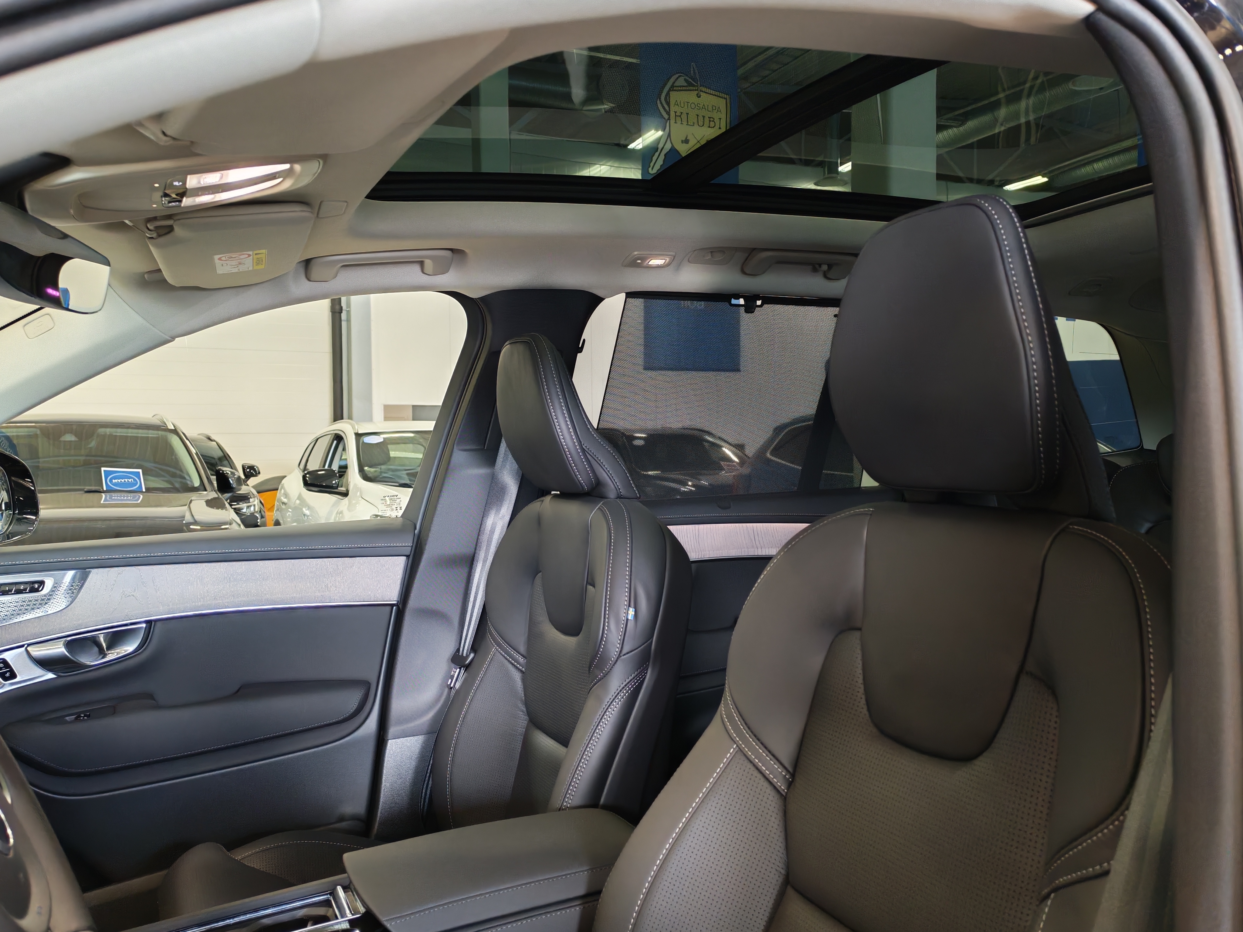 Volvo XC90 T8 AWD LONG RANGE ULTRA BRIGHT.