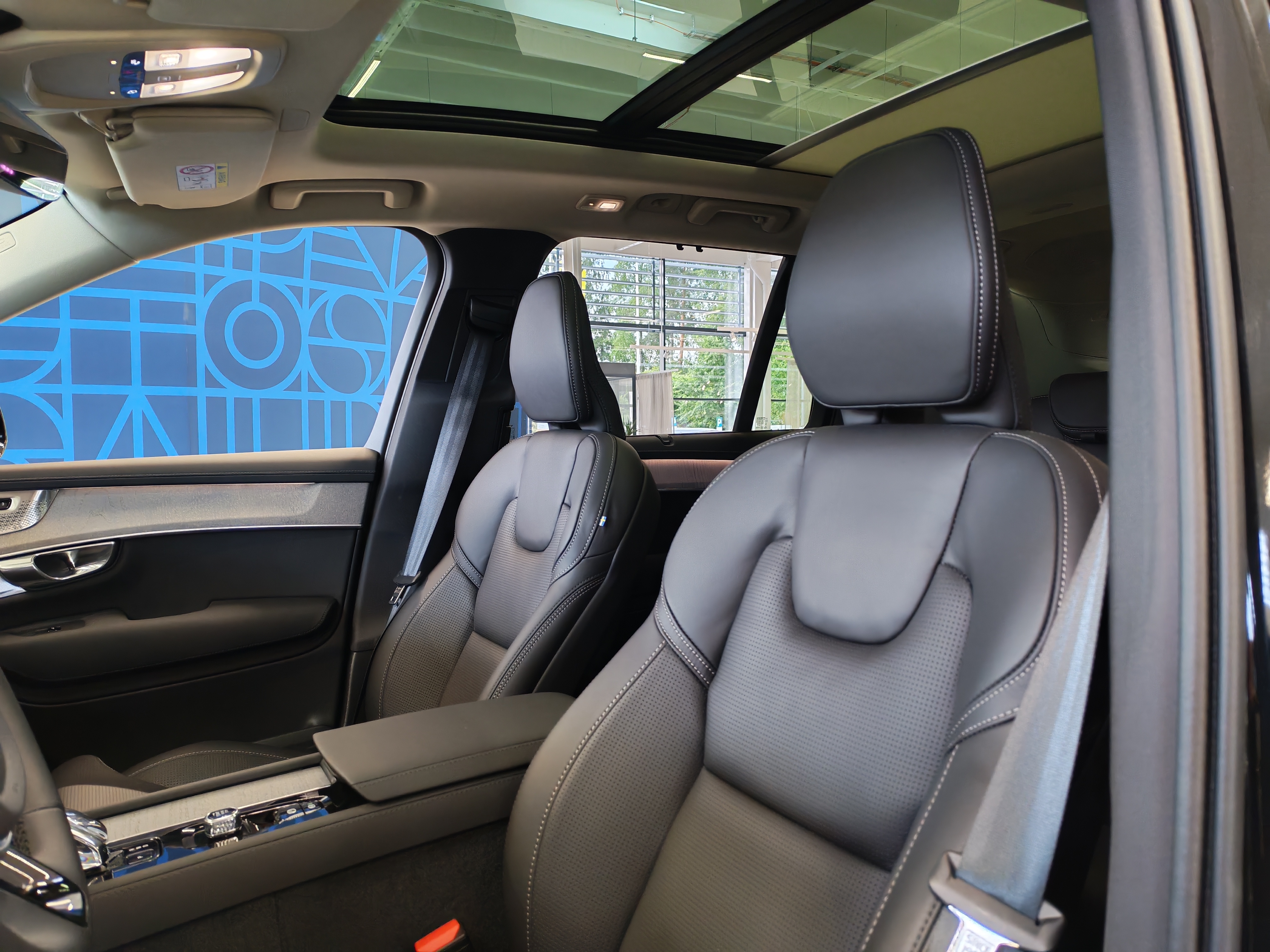 Volvo XC90 T8 AWD LONG RANGE ULTRA BRIGHT.