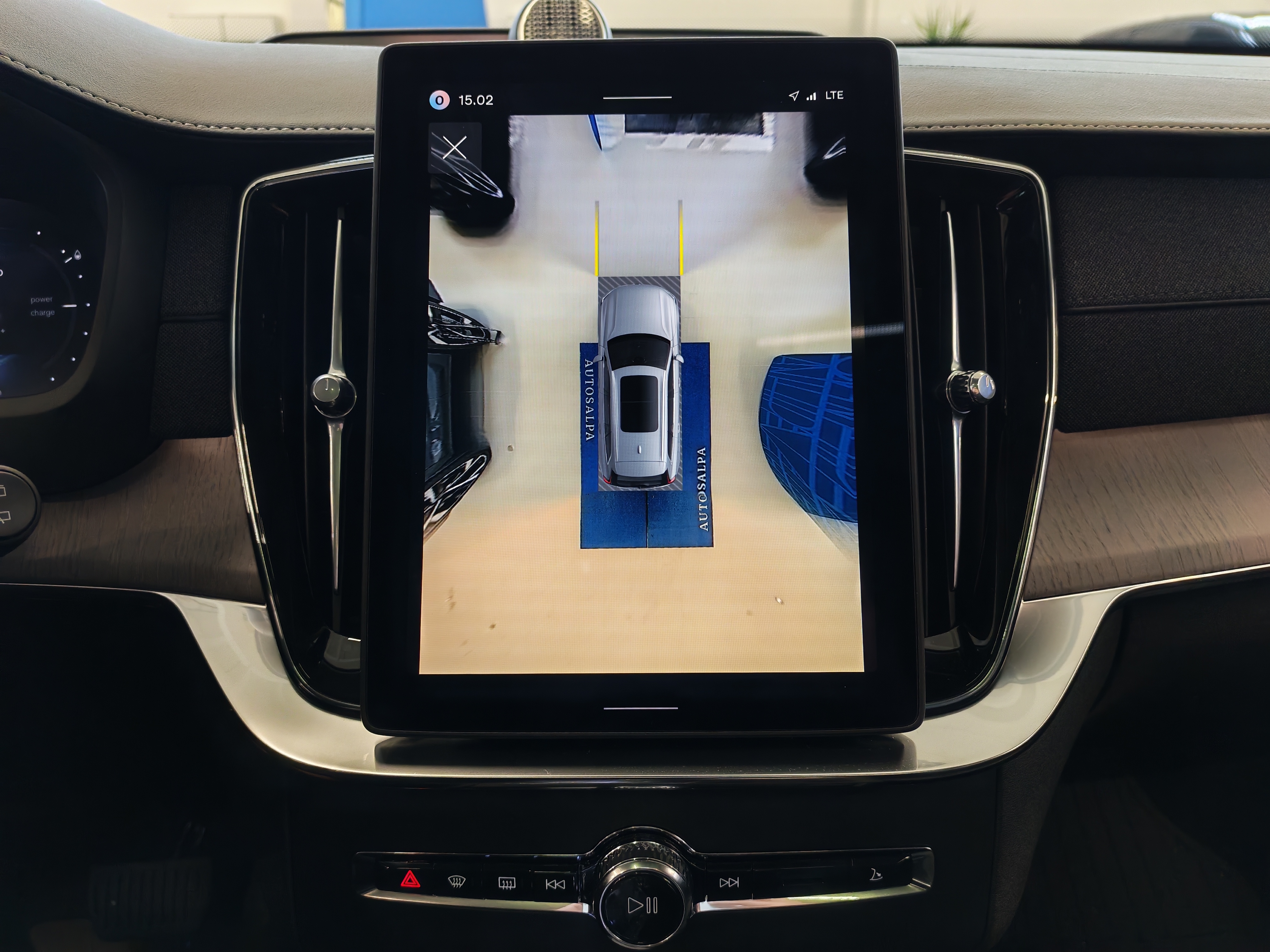 Volvo XC90 T8 AWD LONG RANGE ULTRA BRIGHT.