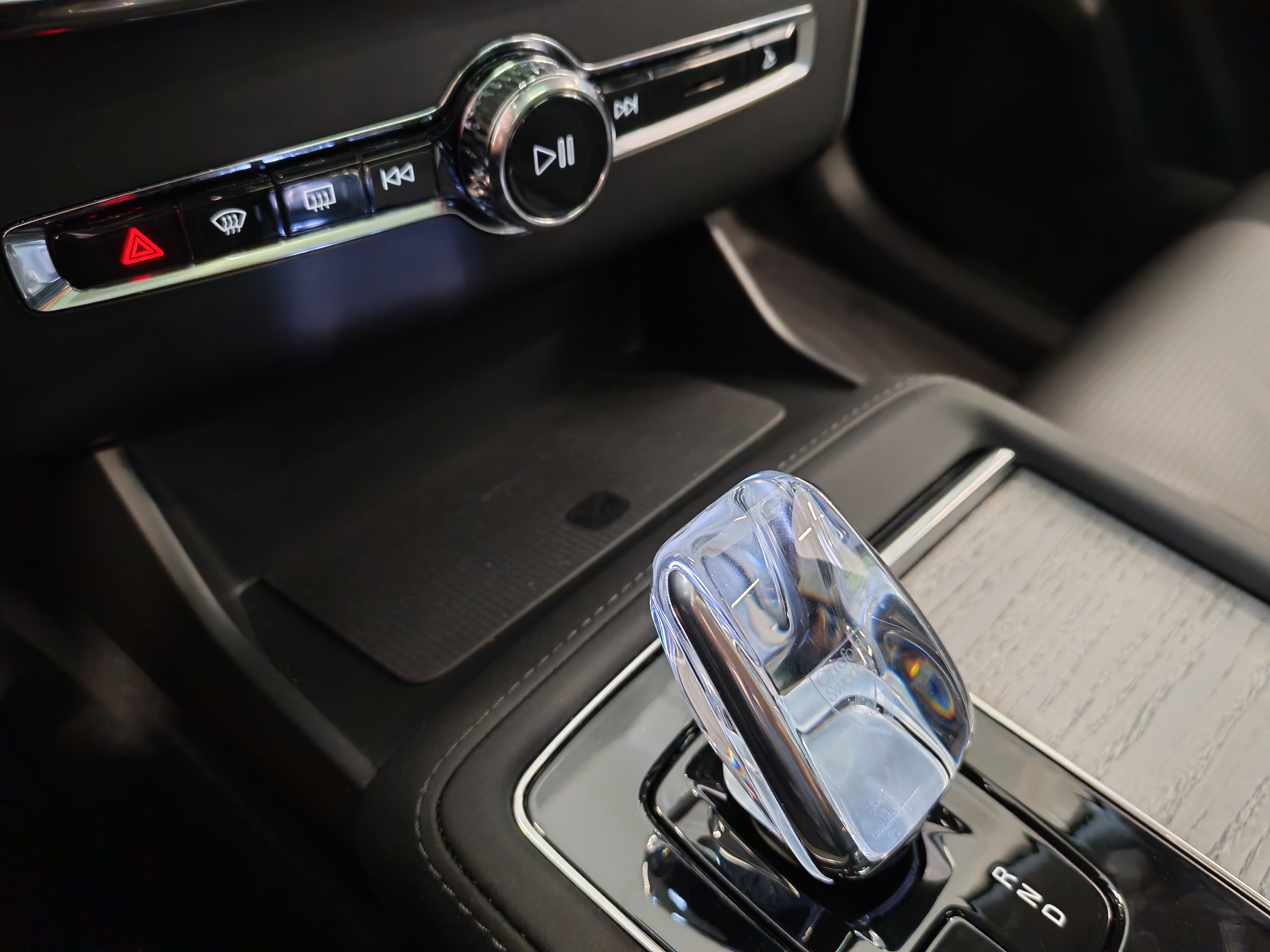 Volvo XC90 T8 AWD LONG RANGE ULTRA BRIGHT.