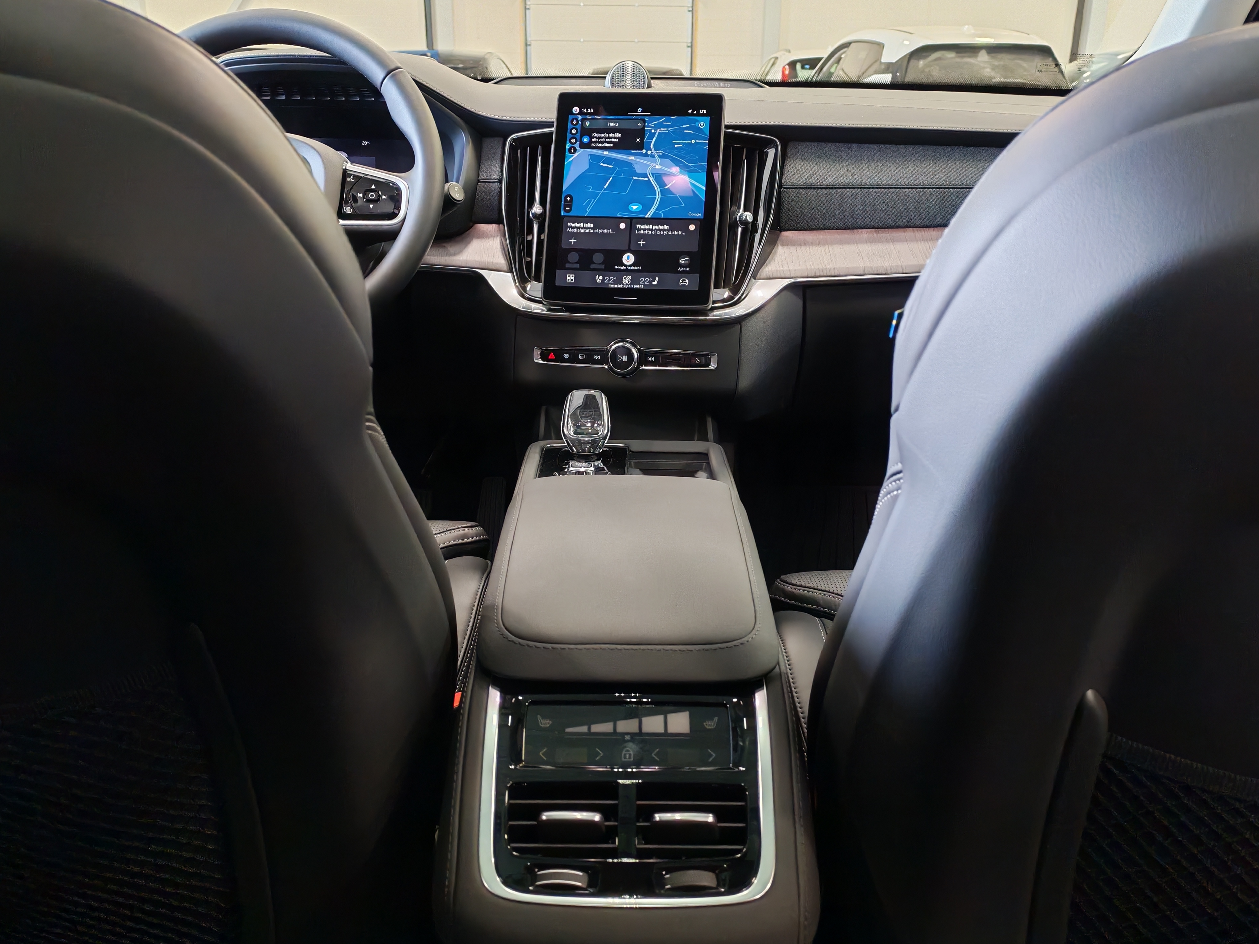 Volvo XC90 T8 AWD LONG RANGE ULTRA BRIGHT.