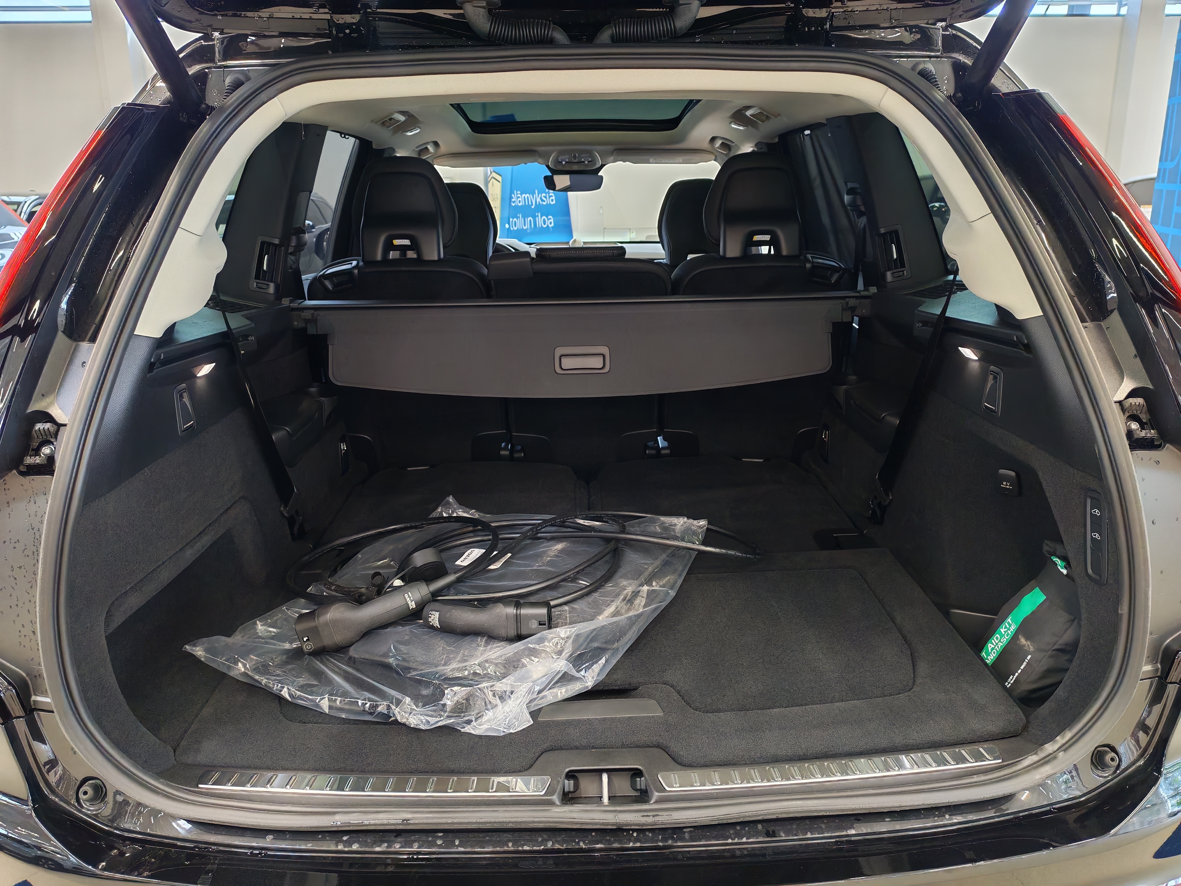 Volvo XC90 T8 AWD LONG RANGE ULTRA BRIGHT.