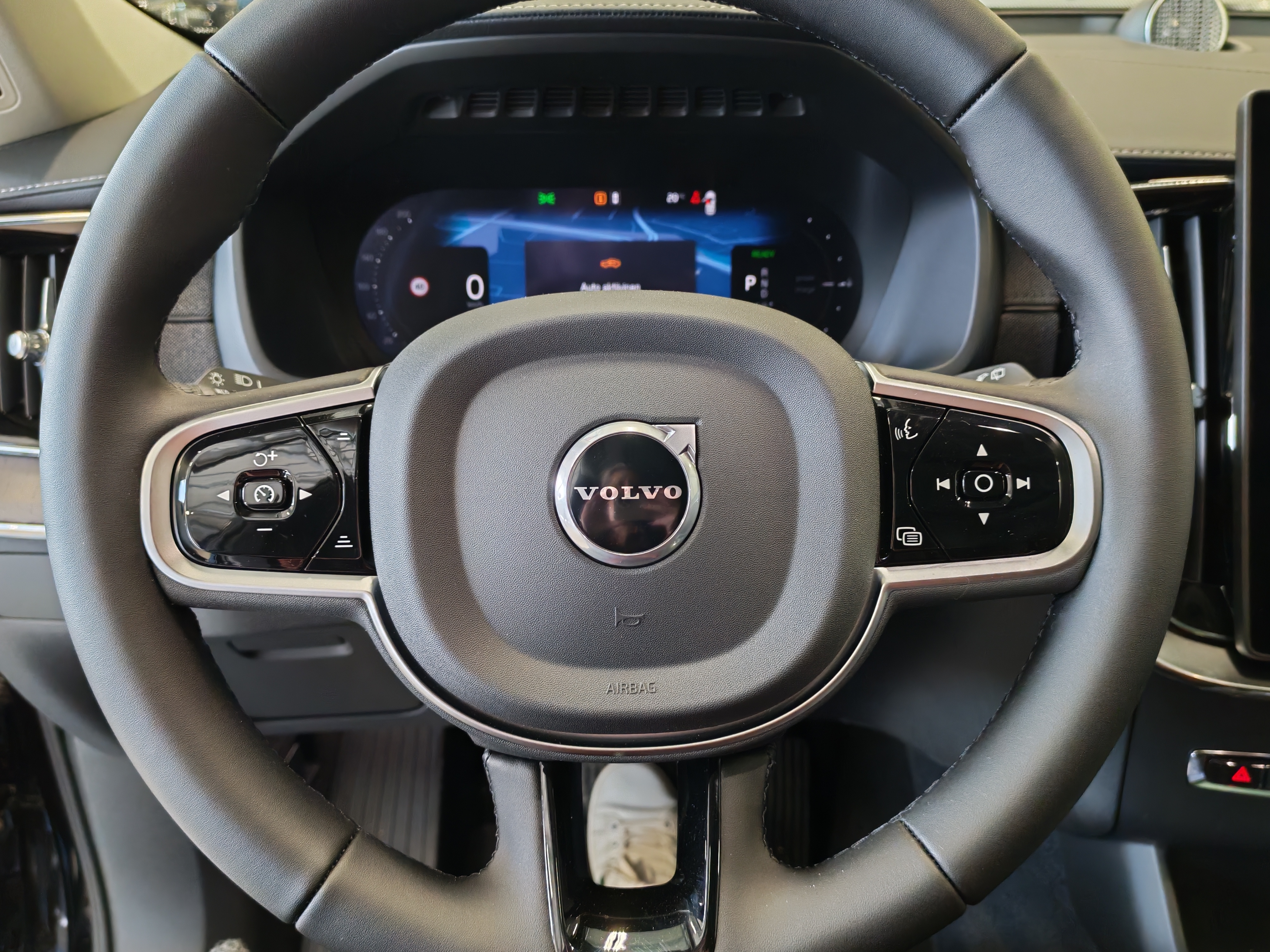 Volvo XC90 T8 AWD LONG RANGE ULTRA BRIGHT.
