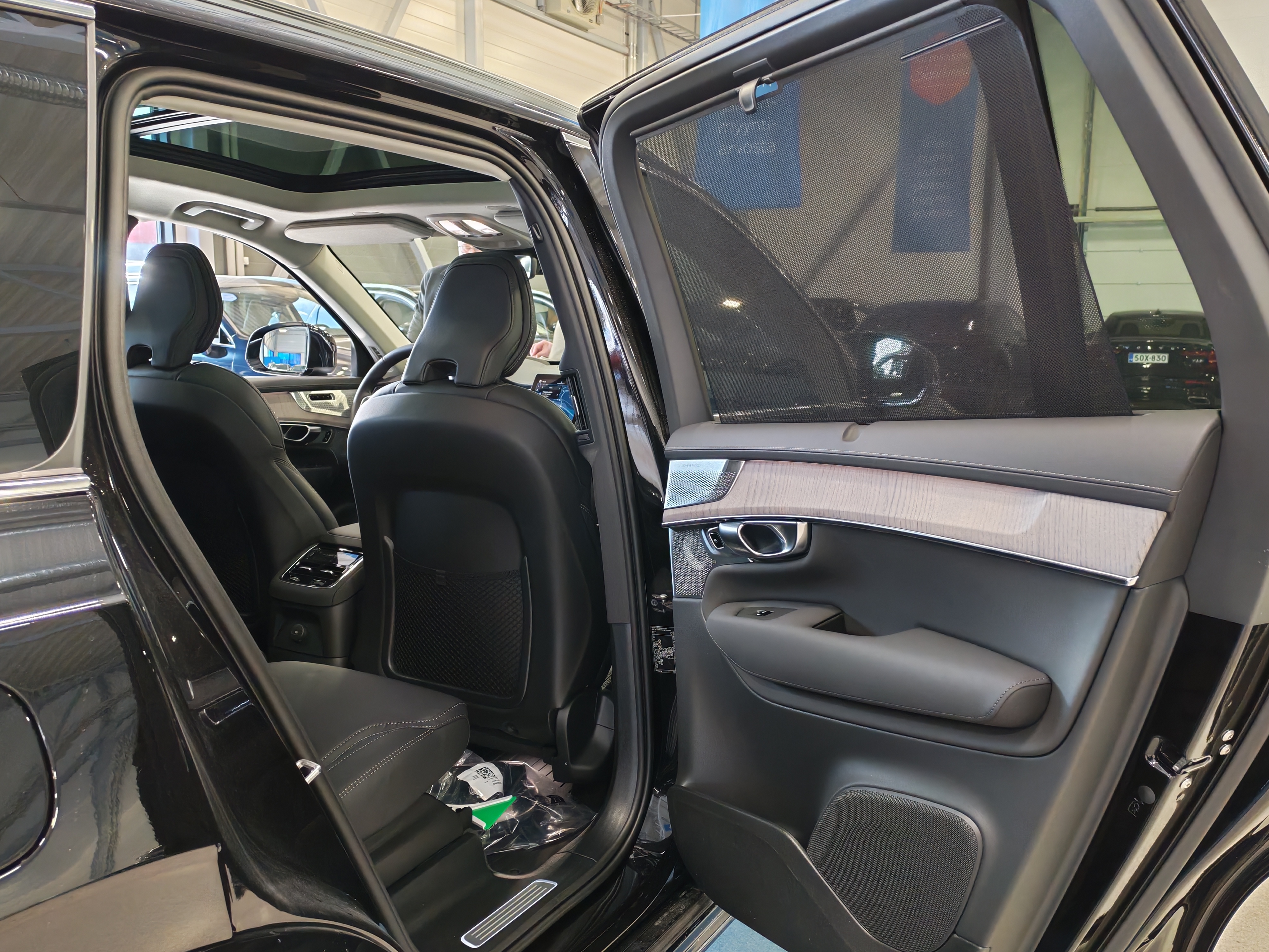 Volvo XC90 T8 AWD LONG RANGE ULTRA BRIGHT.