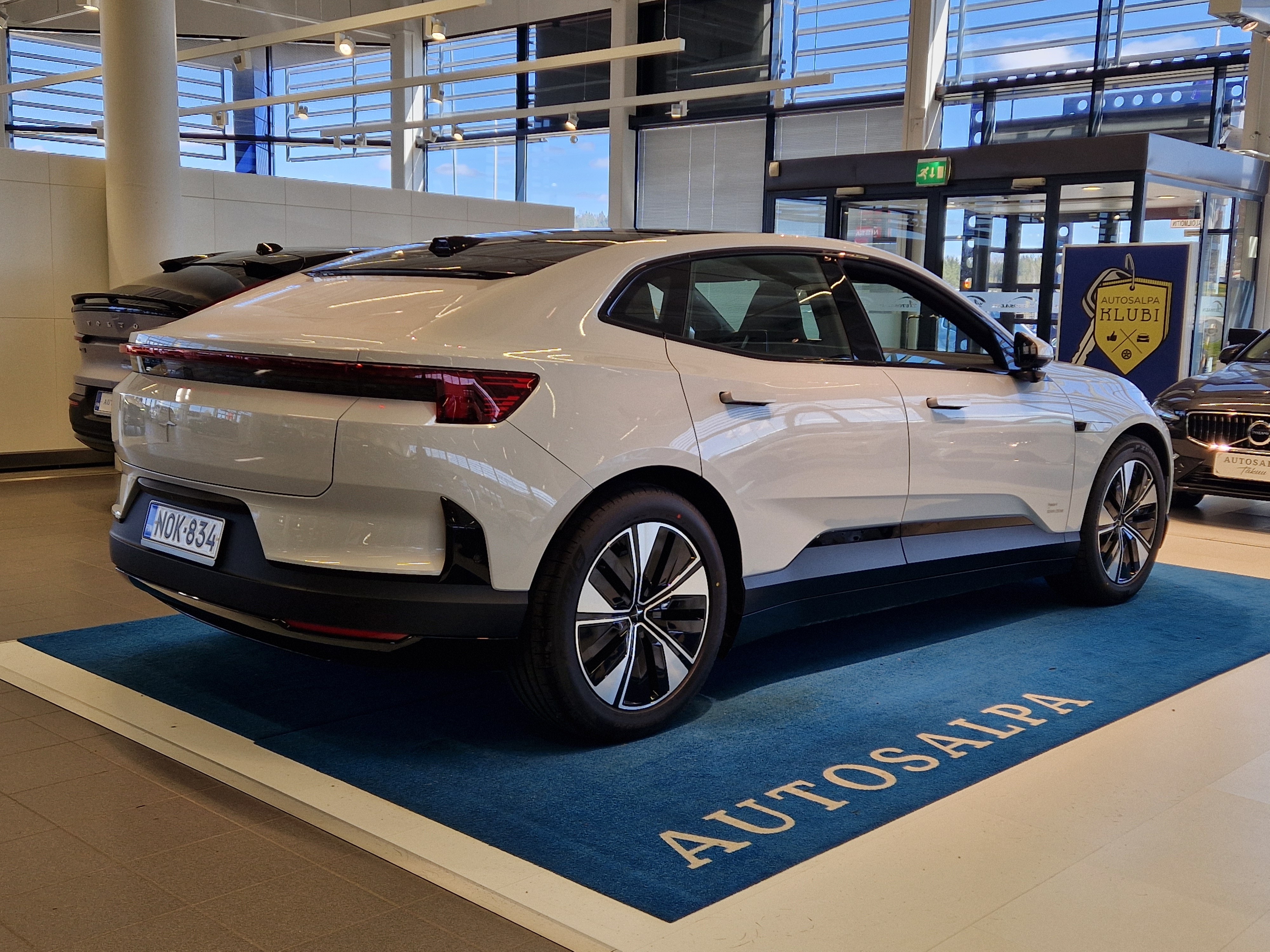 Polestar 4 LONG RANGE SINGLE MOTOR TAKUU 24KK/40TKM