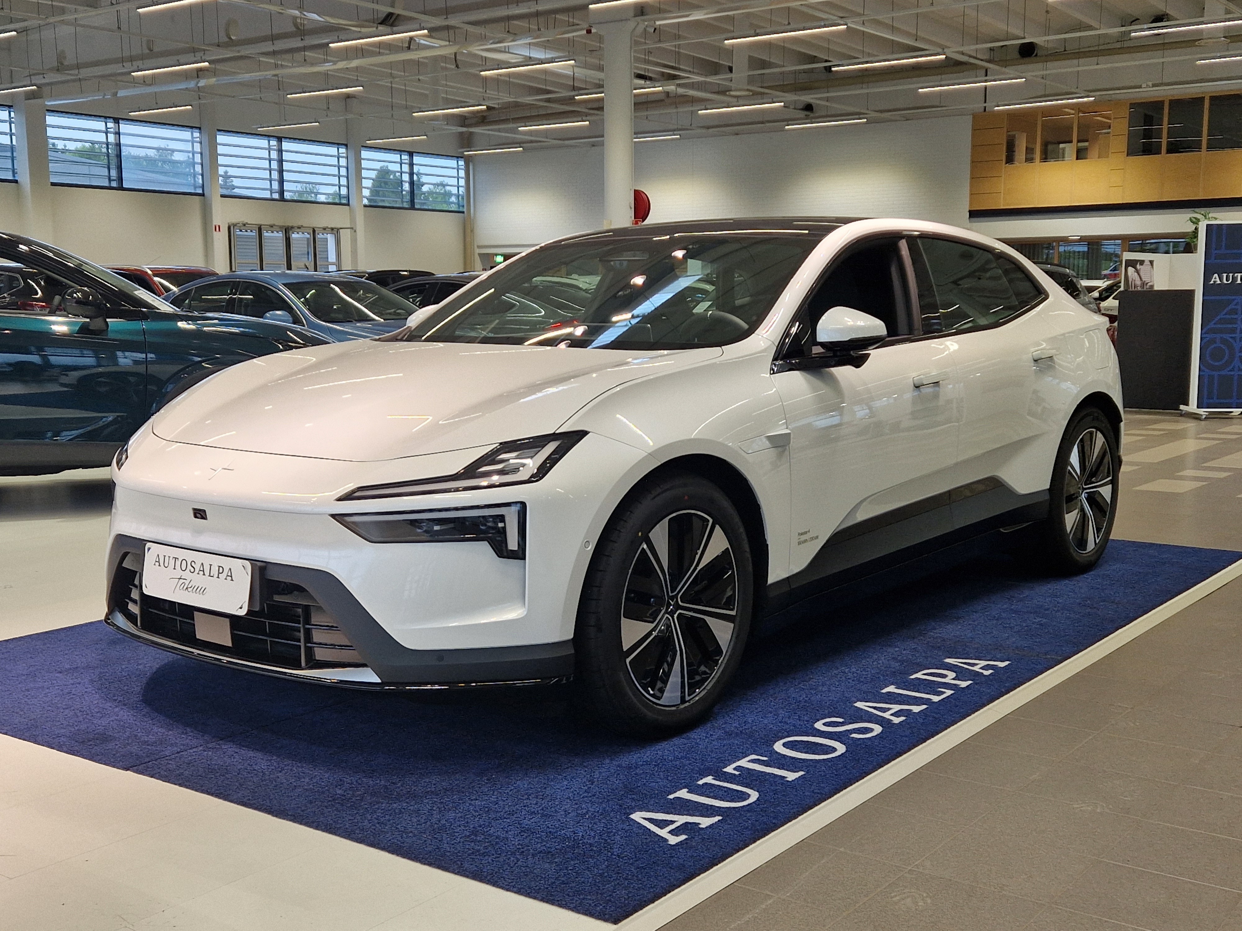 Polestar 4 LONG RANGE SINGLE MOTOR BUSINESS