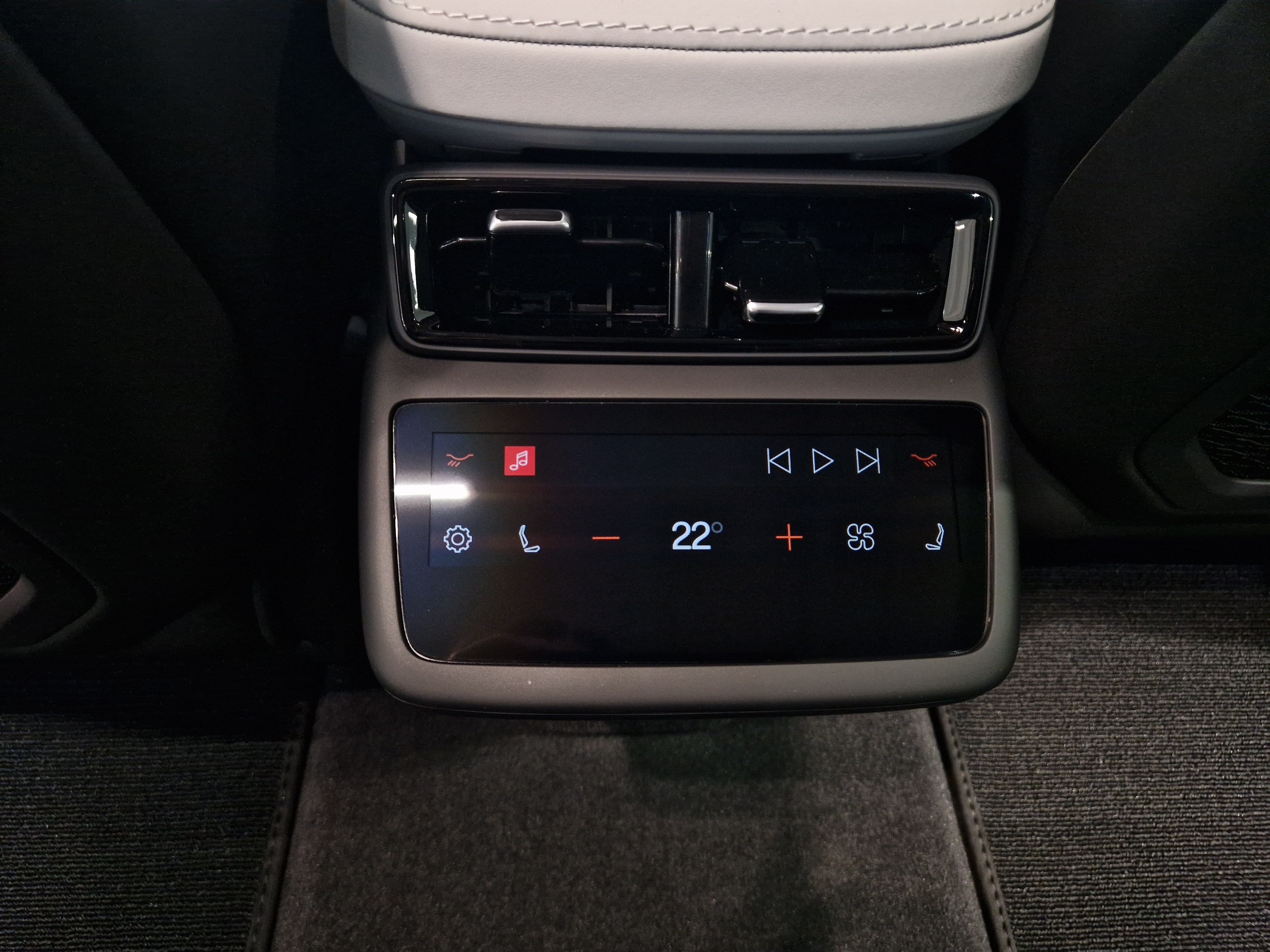 Polestar 4 LONG RANGE SINGLE MOTOR BUSINESS