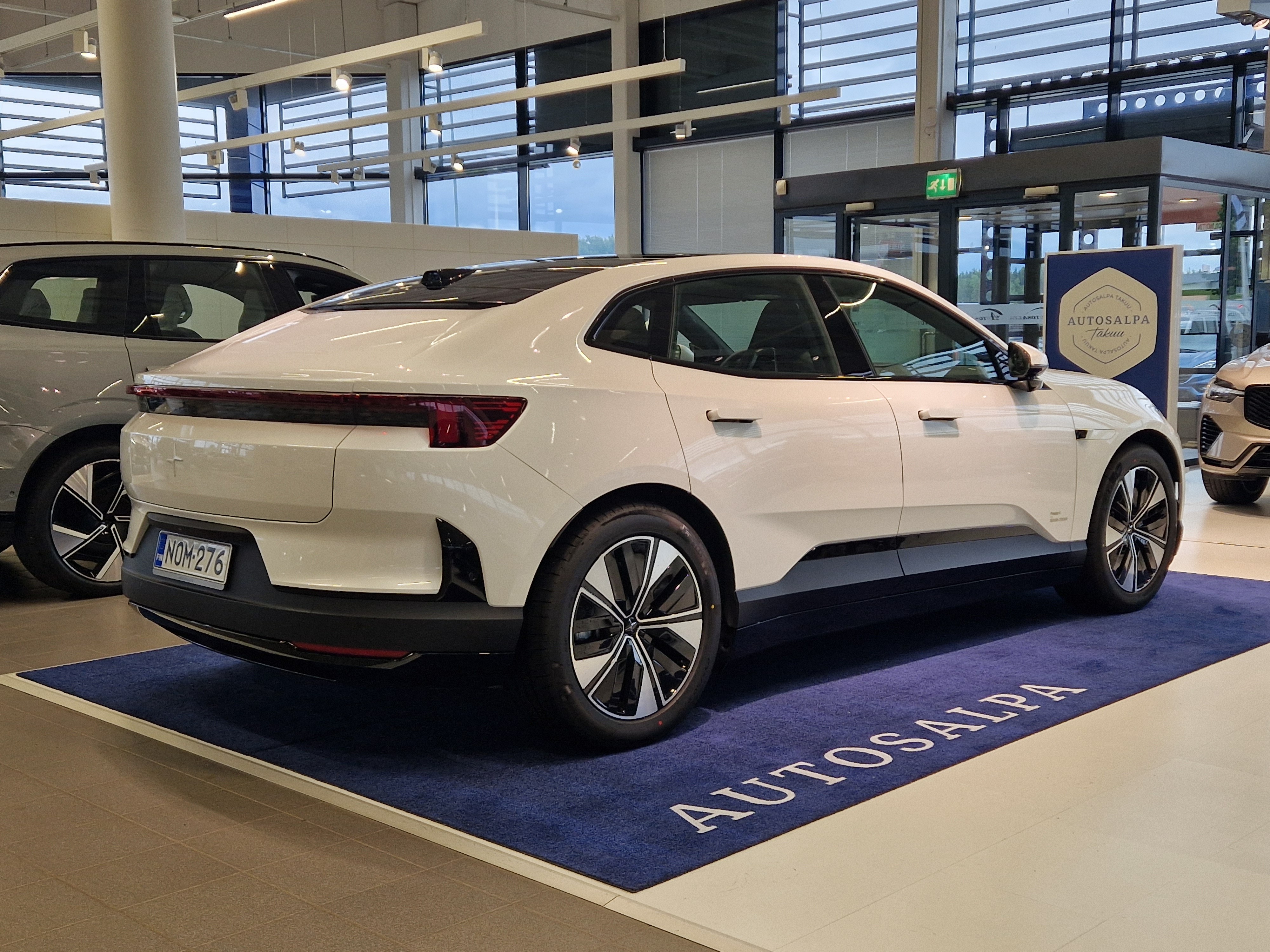 Polestar 4 LONG RANGE SINGLE MOTOR BUSINESS