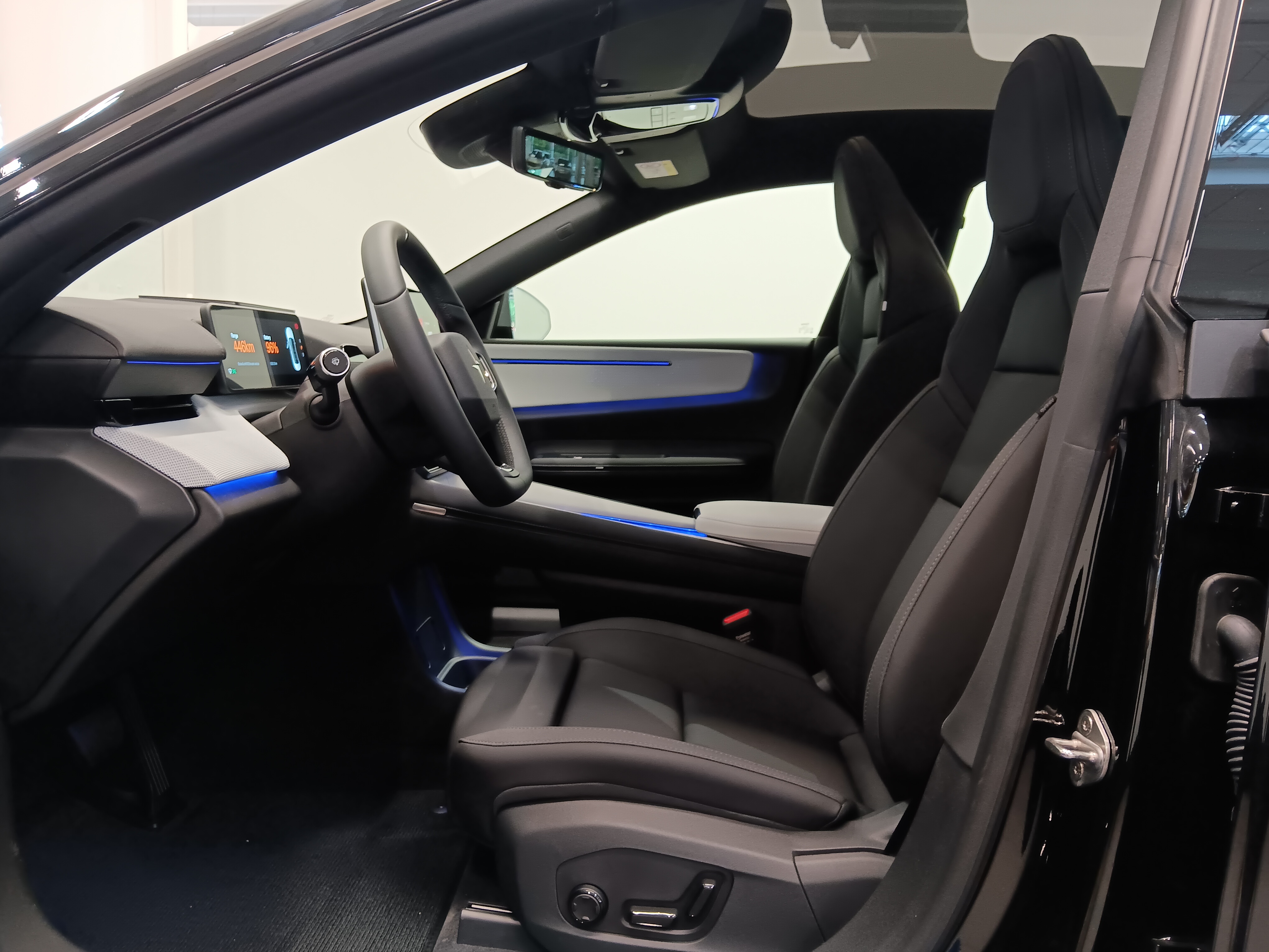 Polestar 4 LONG RANGE SINGLE MOTOR BUSINESS
