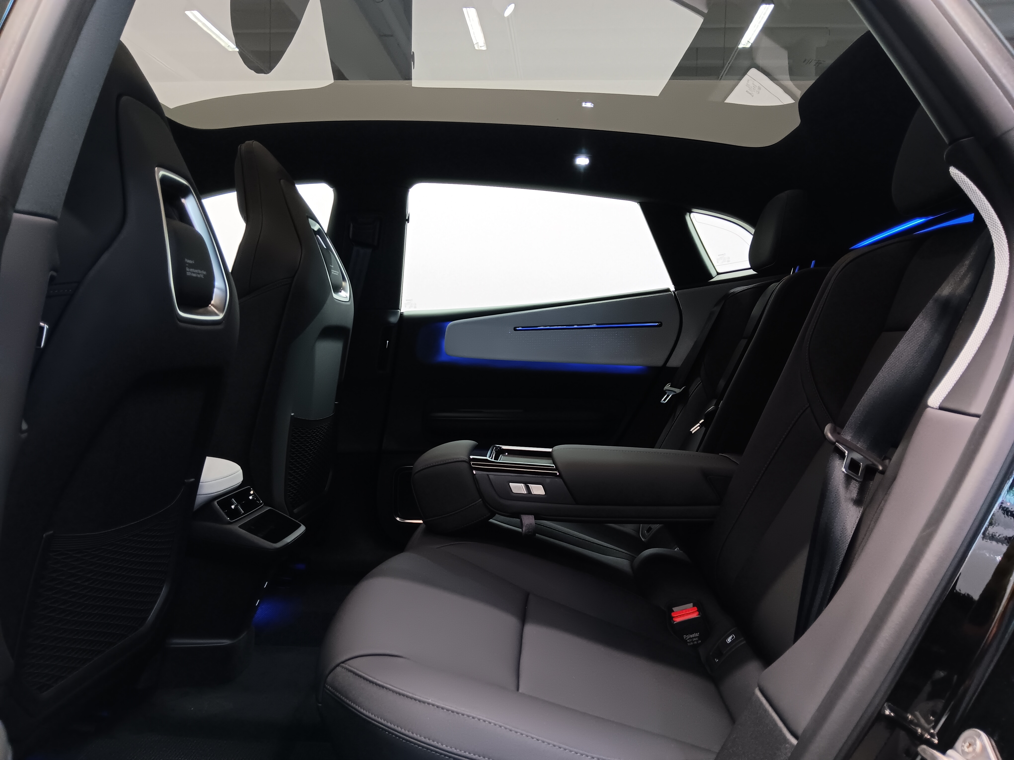 Polestar 4 LONG RANGE SINGLE MOTOR BUSINESS