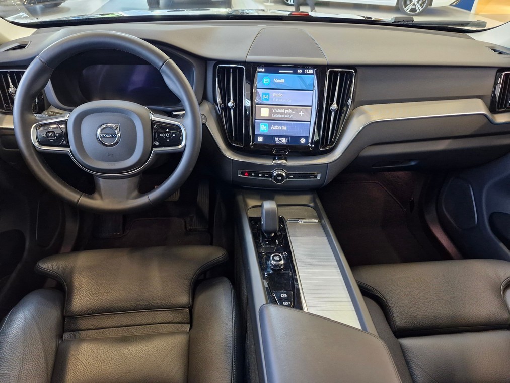 Volvo XC60 T6 AWD LONG RANGE PLUS DARK TAKUU 24KK/40TKM