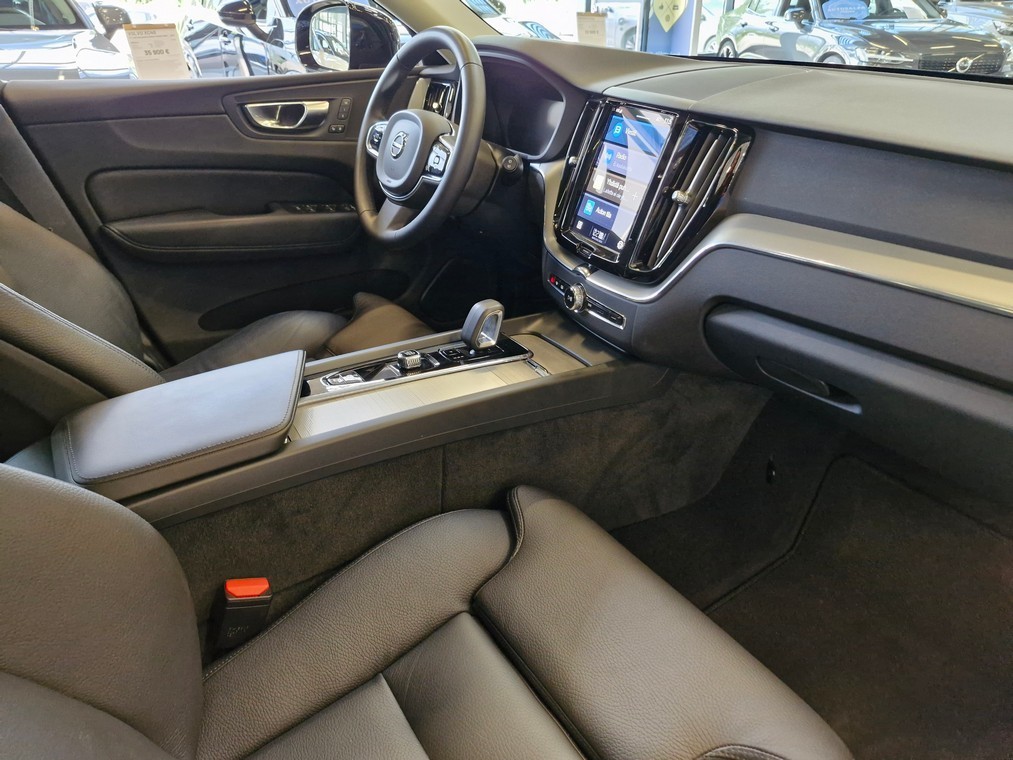 Volvo XC60 T6 AWD LONG RANGE PLUS DARK TAKUU 24KK/40TKM