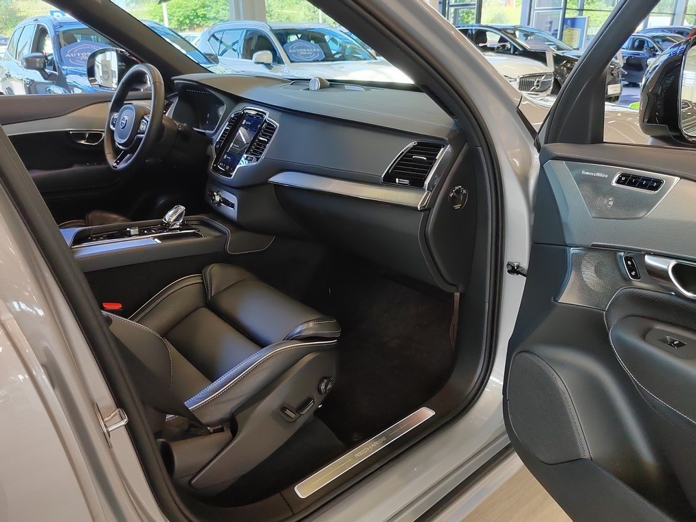 Volvo XC90 T8 AWD LONG RANGE ULTIMATE DARK TAKUU 24KK/40TKM.