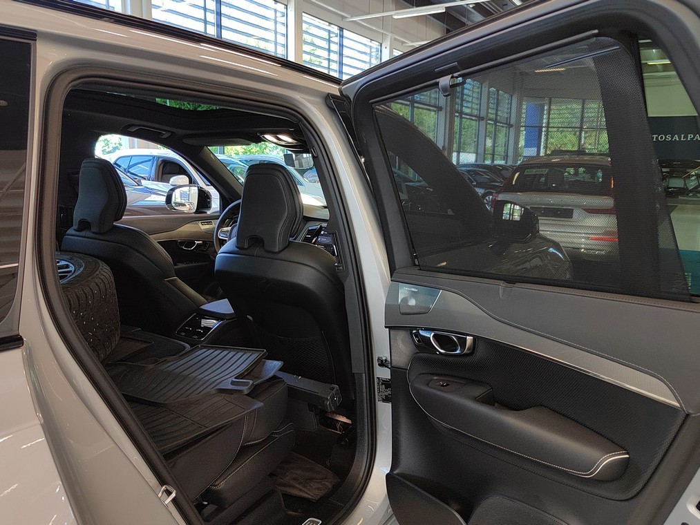 Volvo XC90 T8 AWD LONG RANGE ULTIMATE DARK TAKUU 24KK/40TKM.
