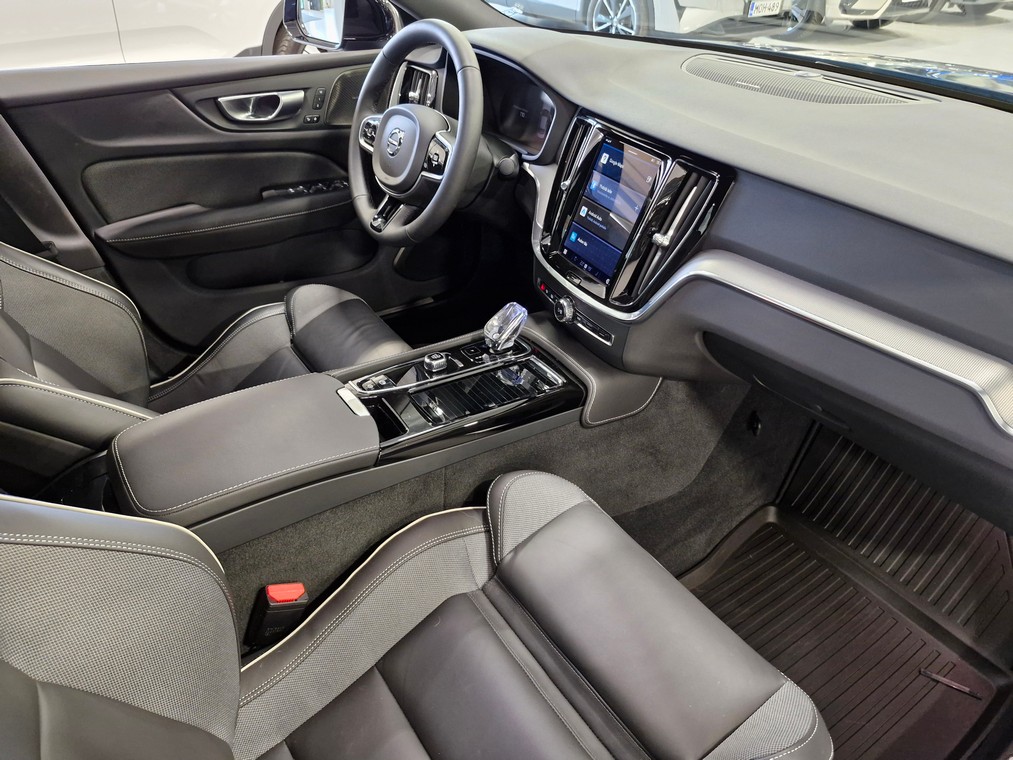 Volvo S60 T6 AWD LONG RANGE PLUS DARK TAKUU 24KK/40TKM