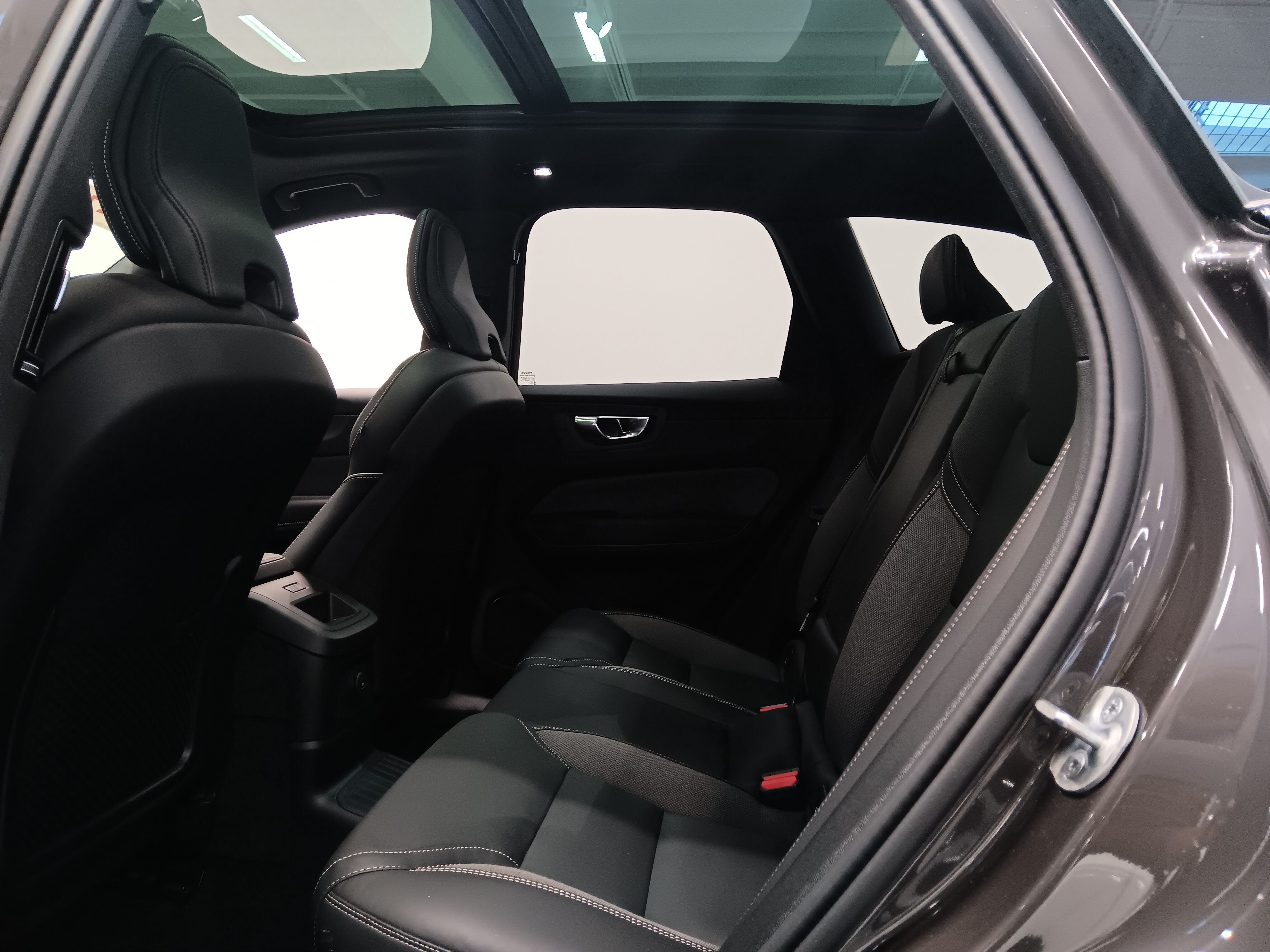 Volvo XC60 T6 AWD LONG RANGE PLUS DARK TAKUU 24KK/40TKM.