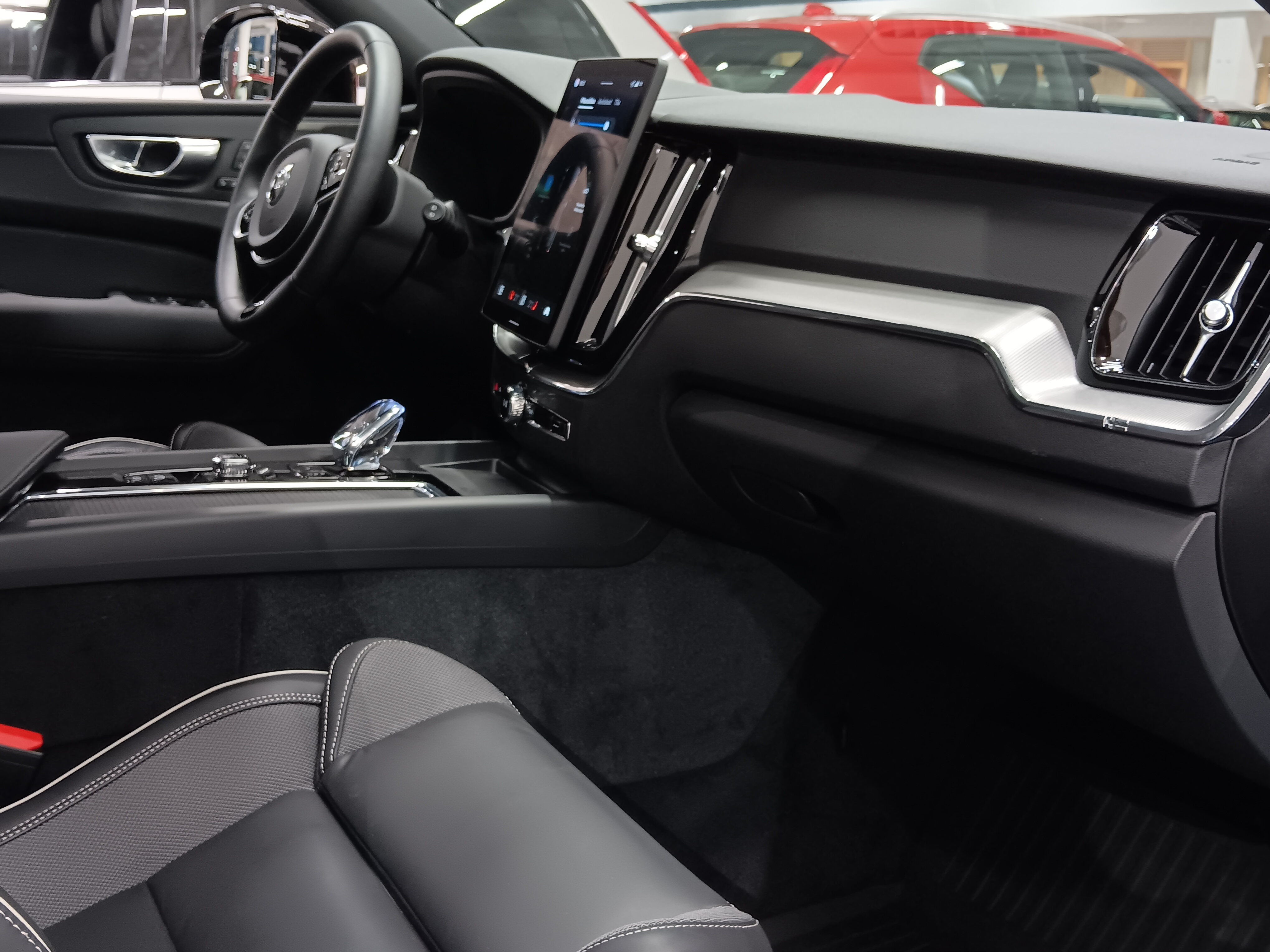 Volvo XC60 T6 AWD LONG RANGE PLUS BLACK EDITION