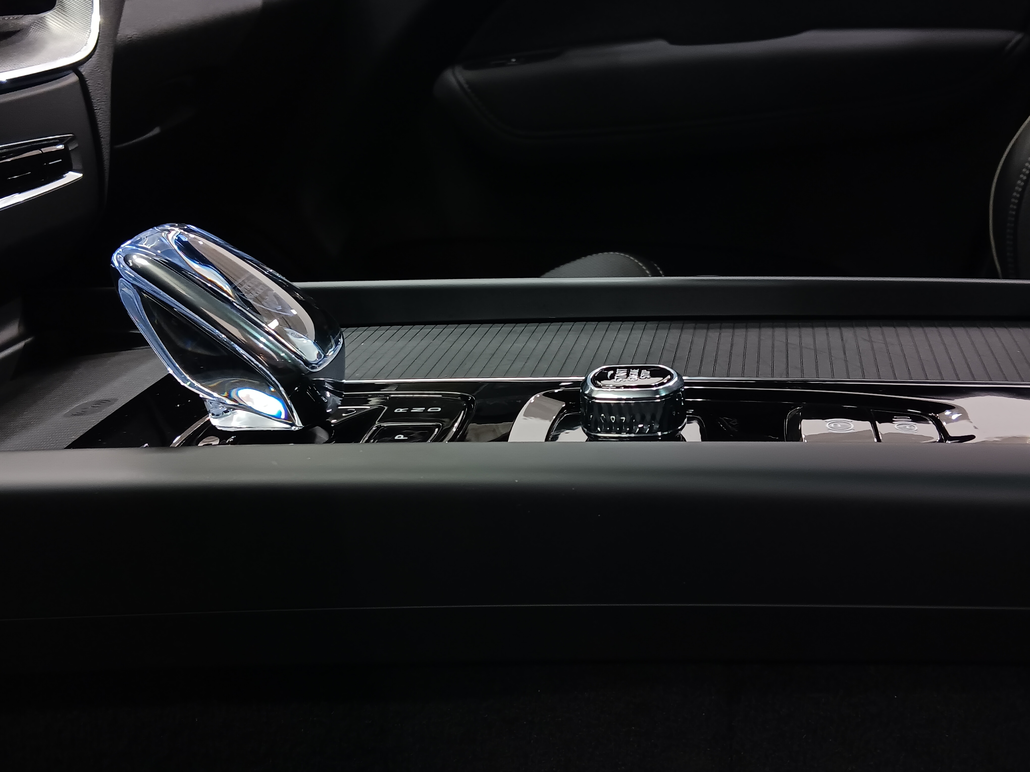 Volvo XC60 T6 AWD LONG RANGE PLUS BLACK EDITION