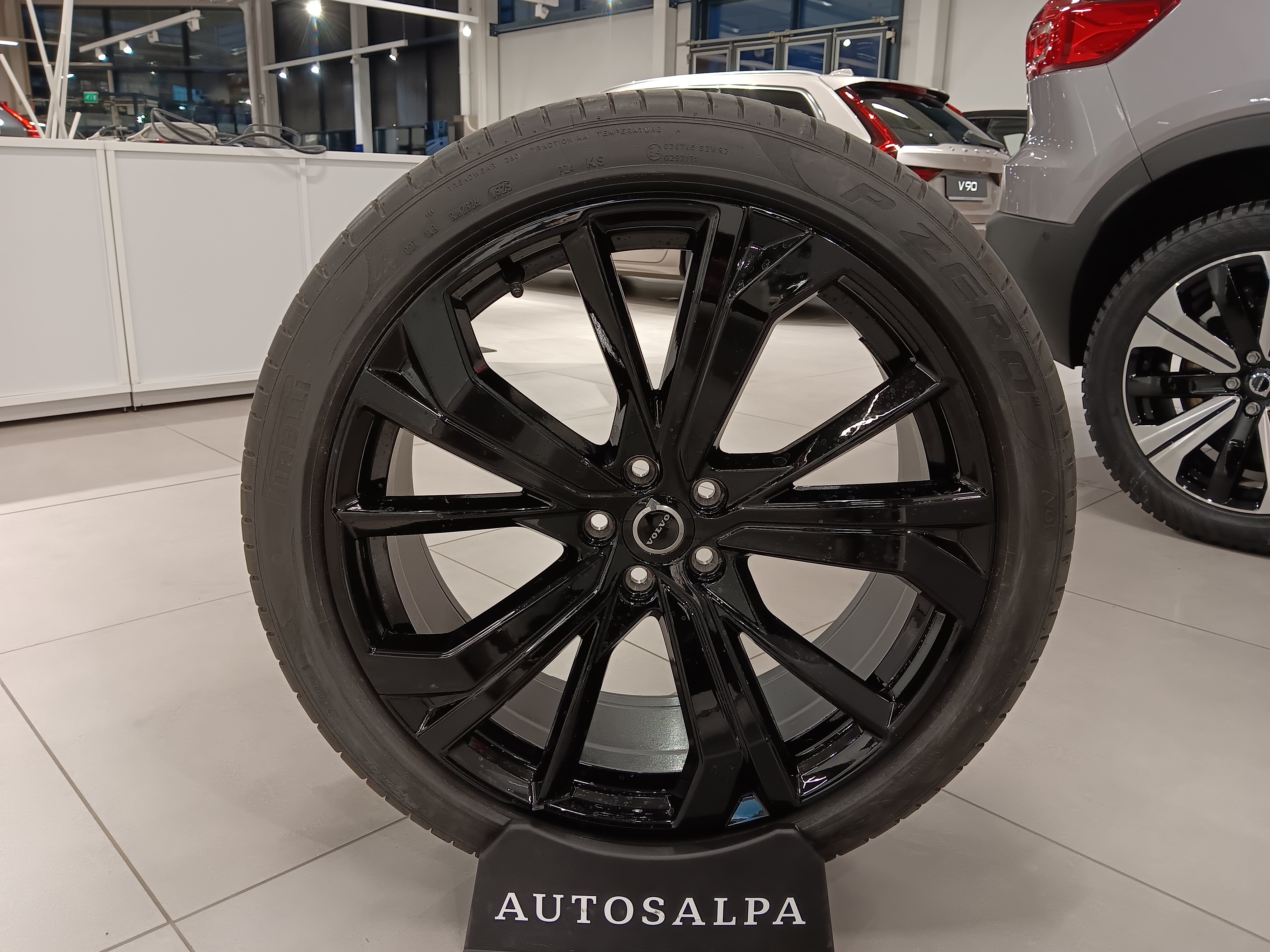 Volvo XC60 T6 AWD LONG RANGE PLUS BLACK EDITION