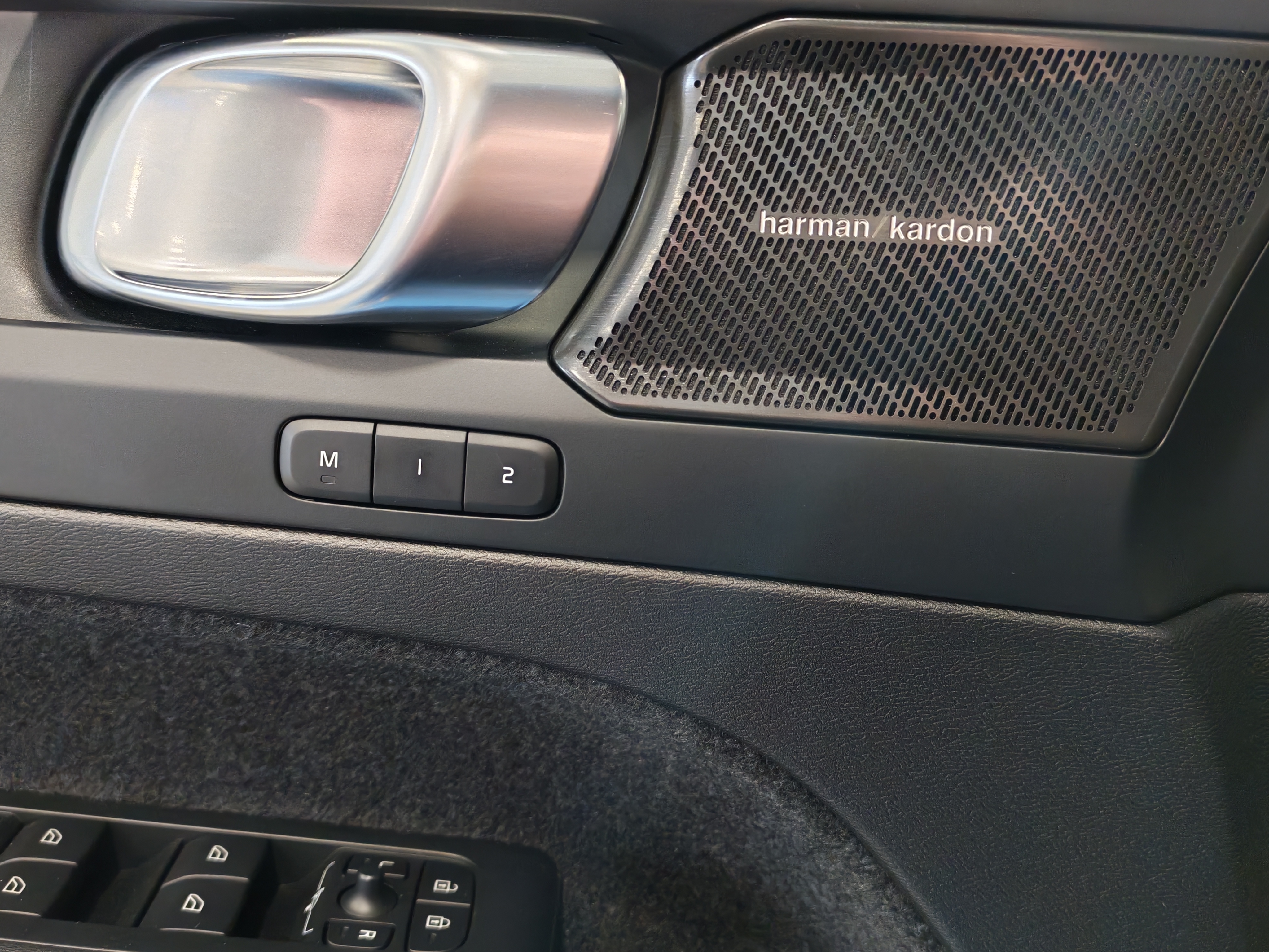 Volvo C40 RECHARGE TWIN ULTIMATE TAKUU 24KK/40TKM.