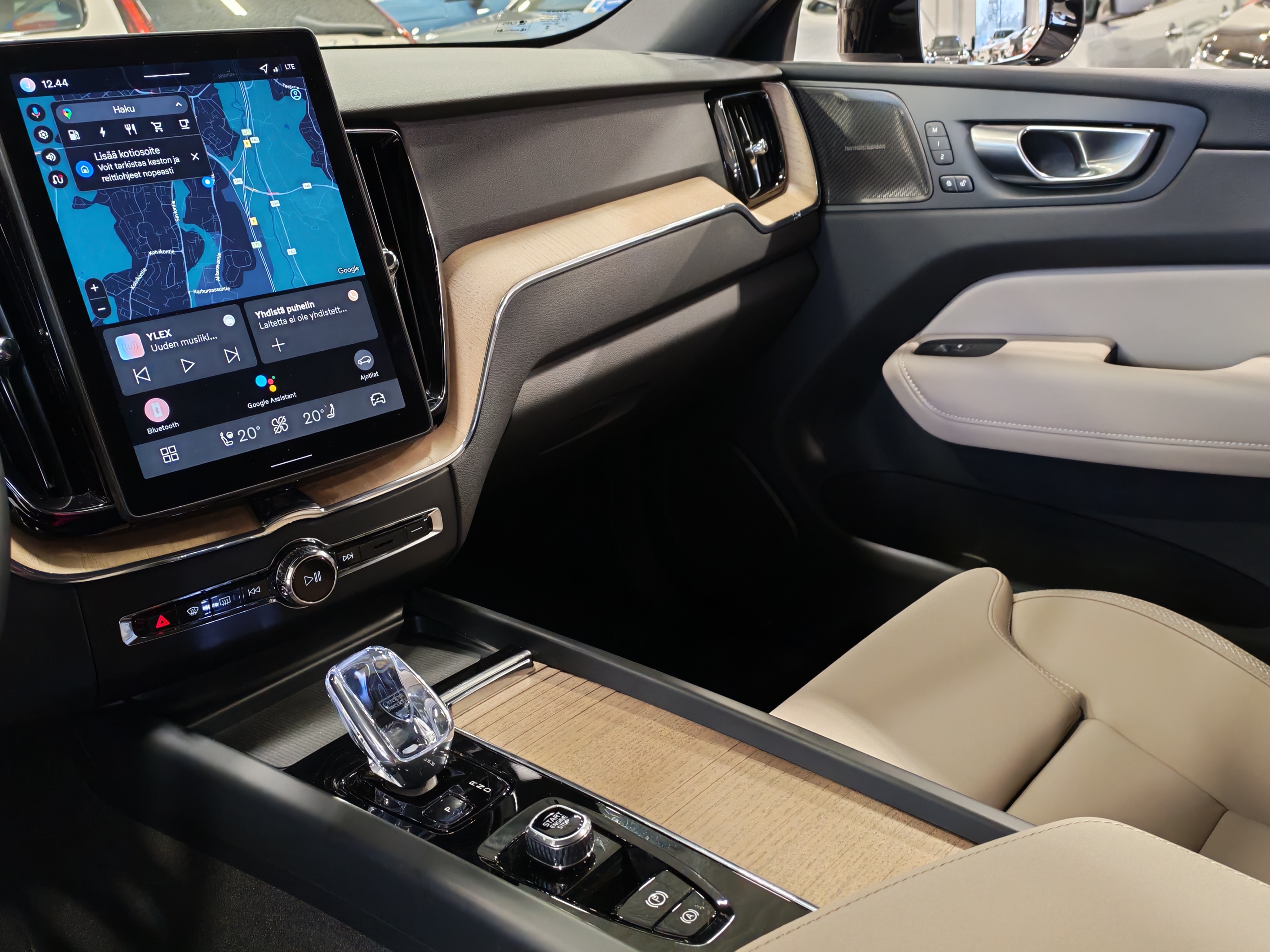 Volvo XC60 T6 AWD LONG RANGE PLUS DARK TAKUU 24KK/40TKM.