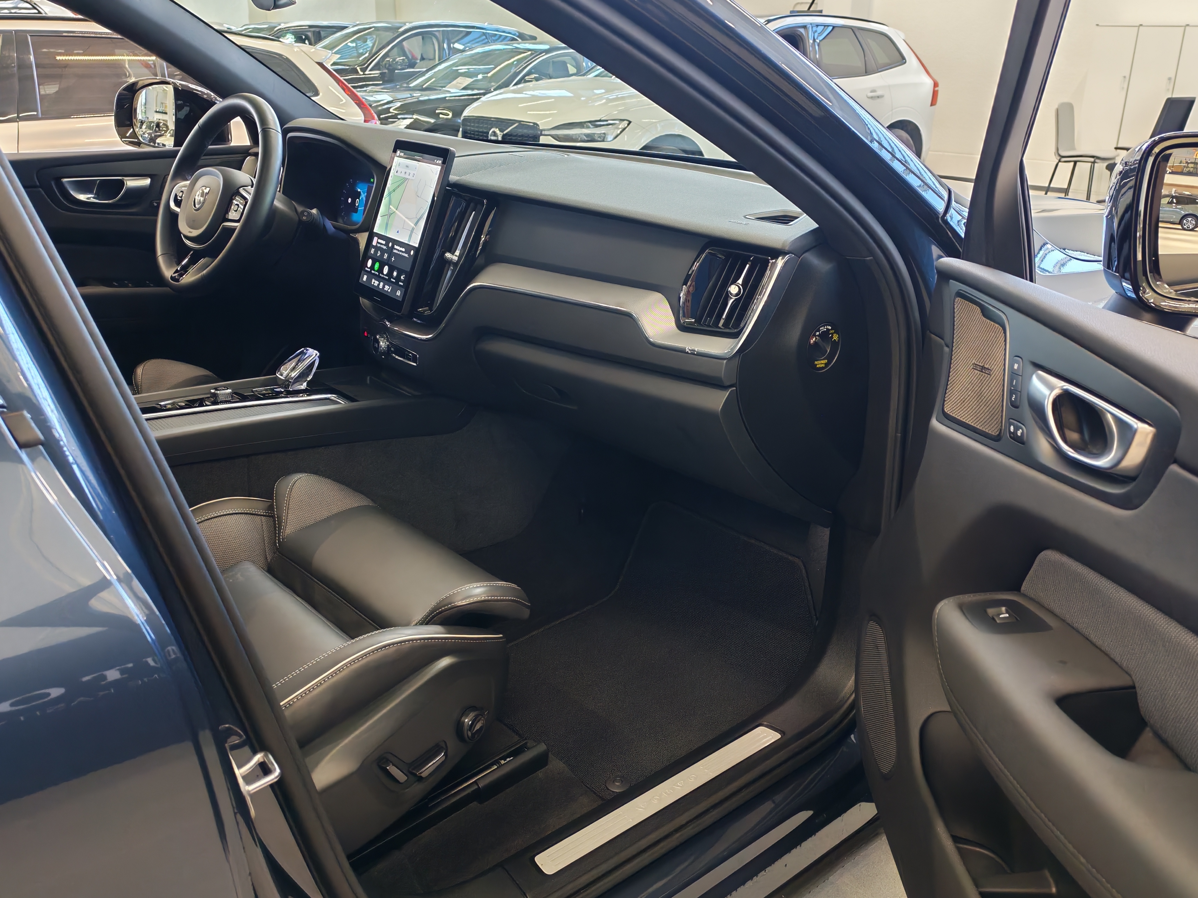 Volvo XC60 T6 AWD LONG RANGE PLUS BLACK EDITION.