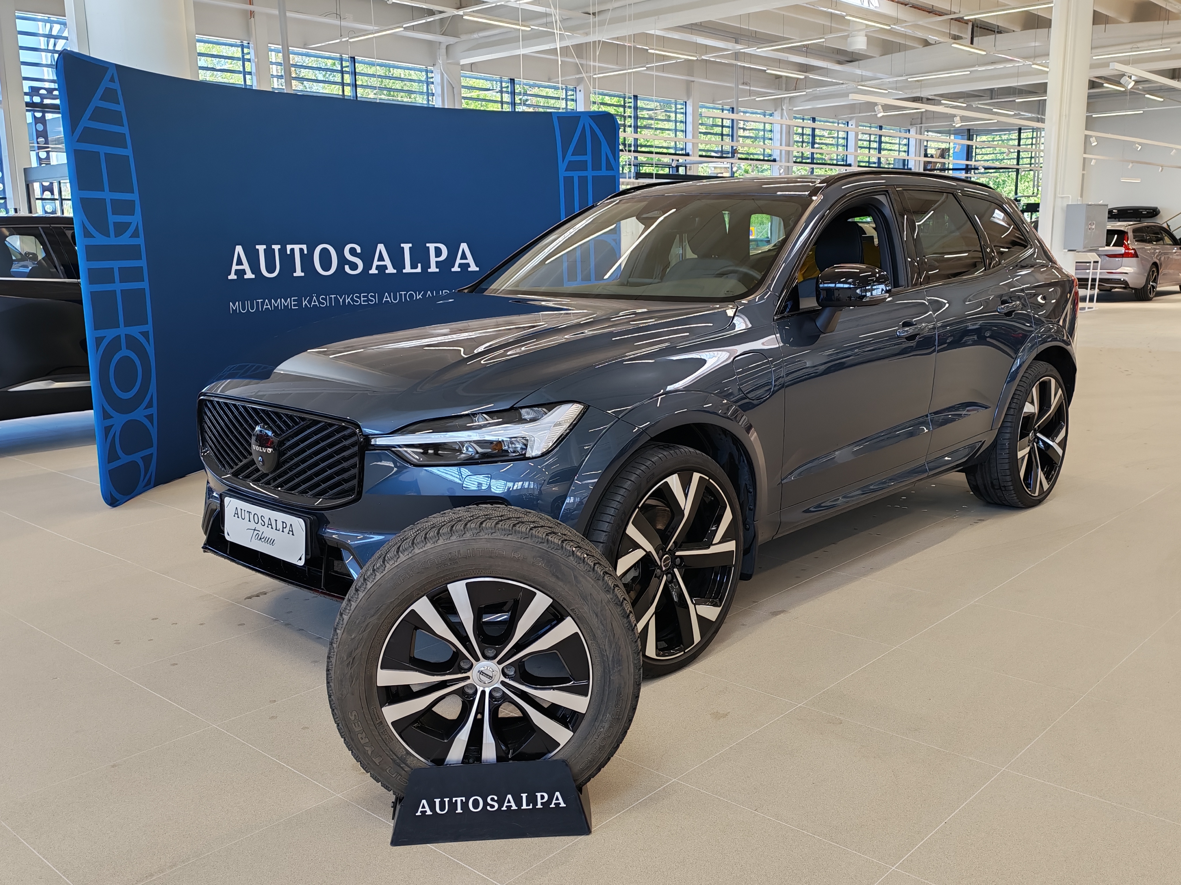Volvo XC60 T6 AWD LONG RANGE PLUS BLACK EDITION.