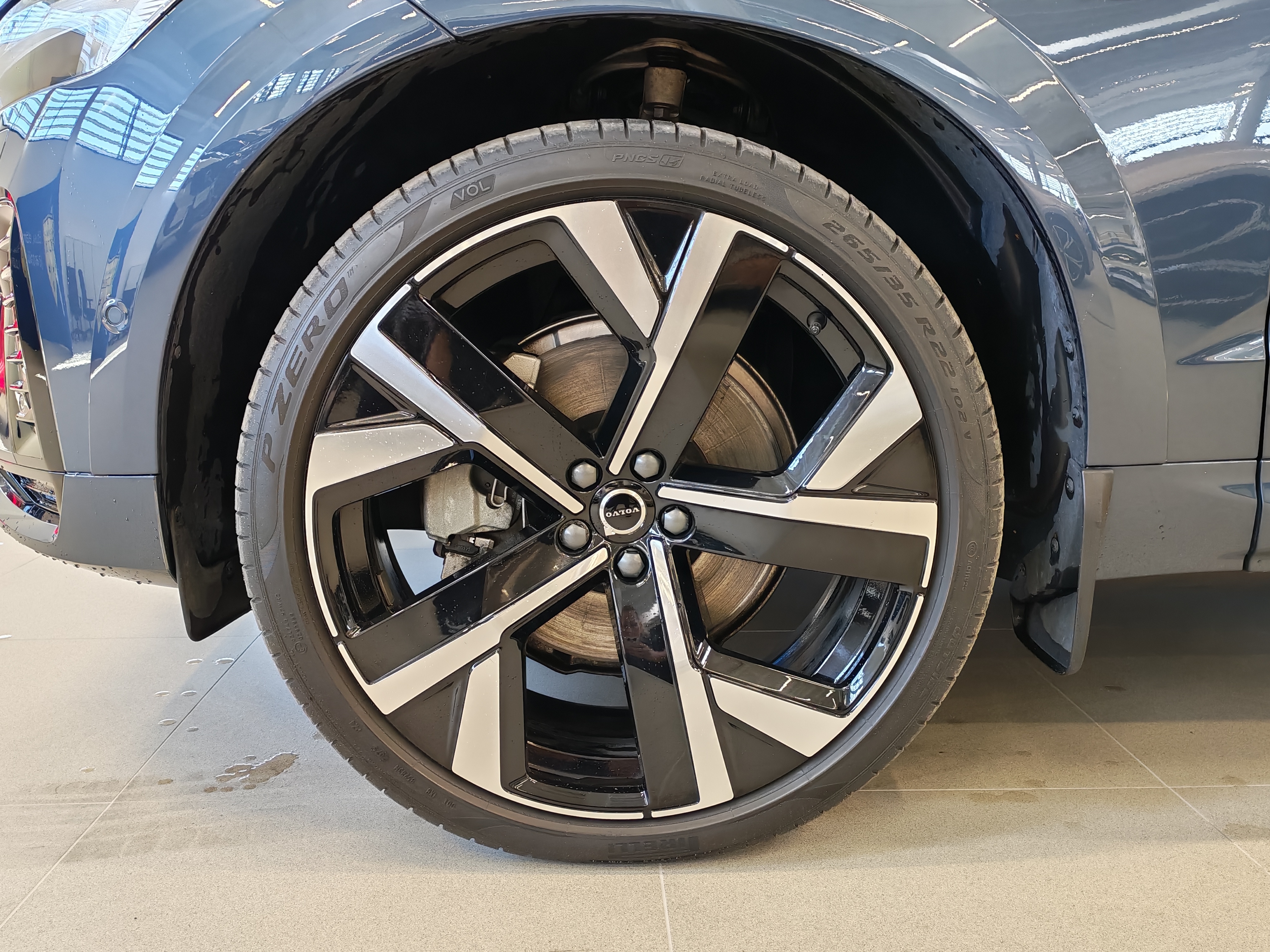 Volvo XC60 T6 AWD LONG RANGE PLUS BLACK EDITION.