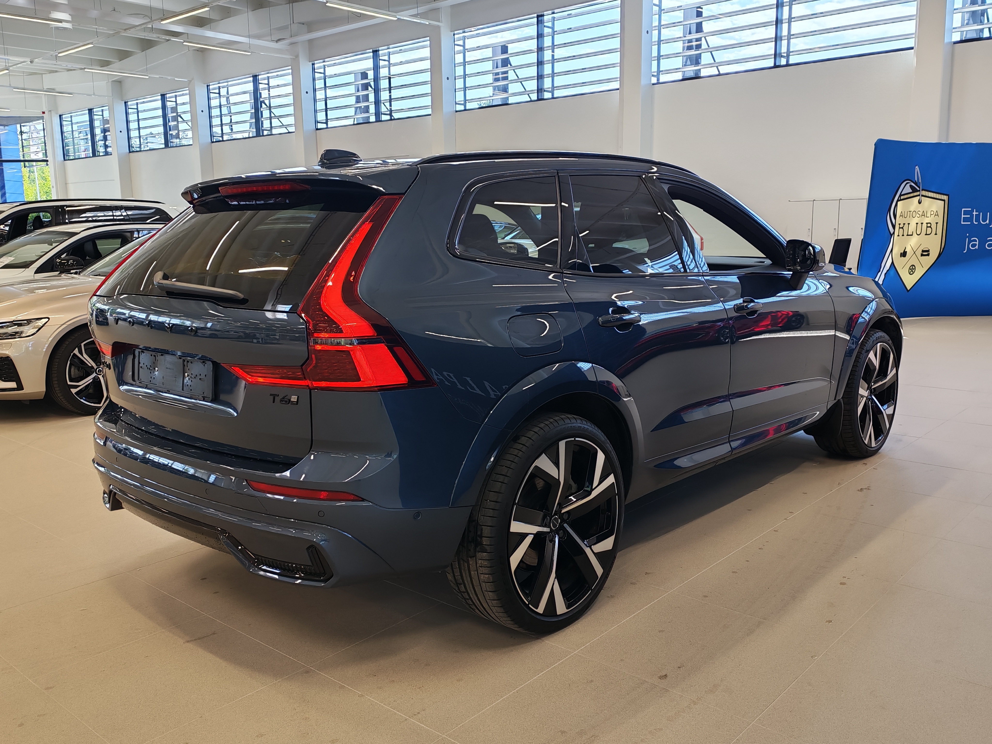 Volvo XC60 T6 AWD LONG RANGE PLUS BLACK EDITION.