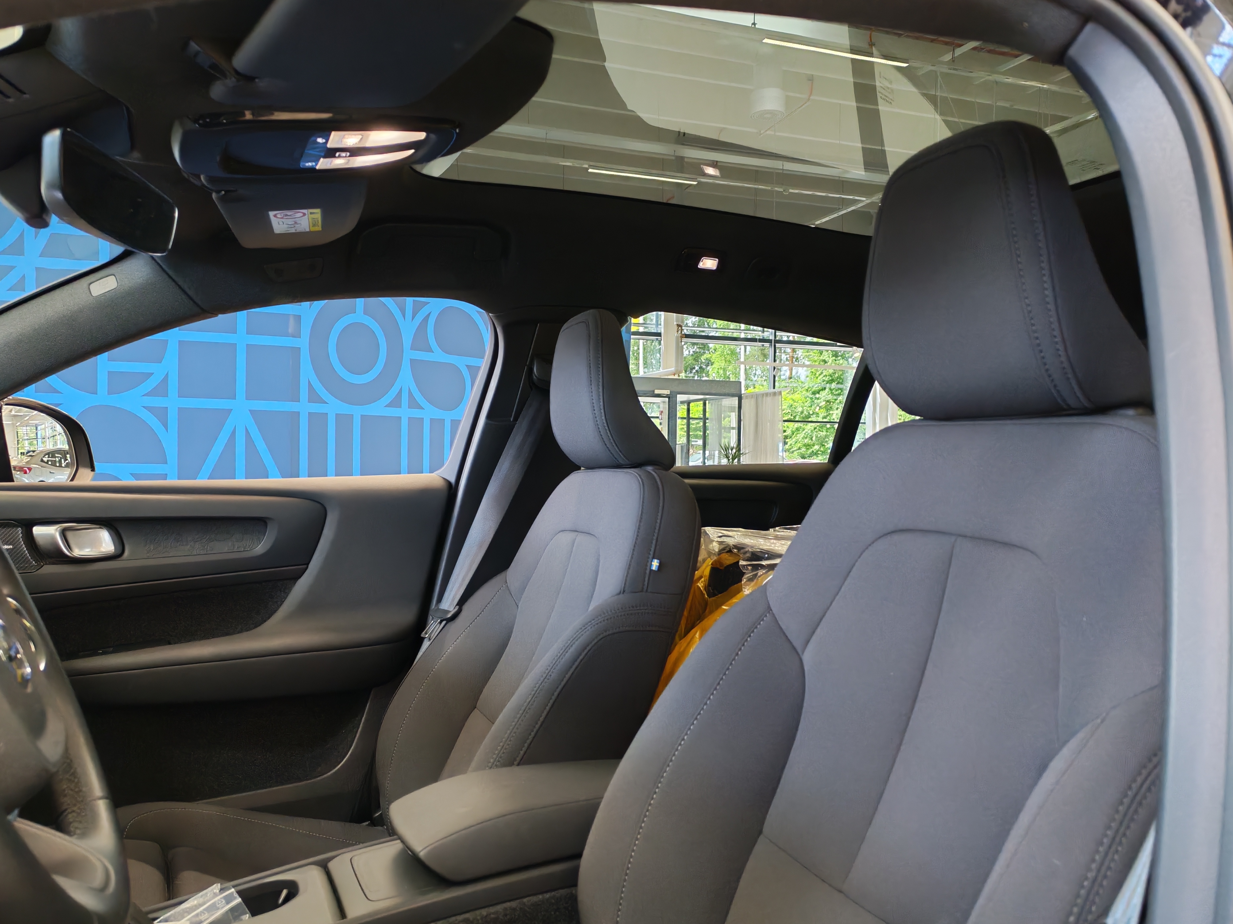Volvo EC40 TWIN PERFORMANCE ULTRA BLACK EDITION