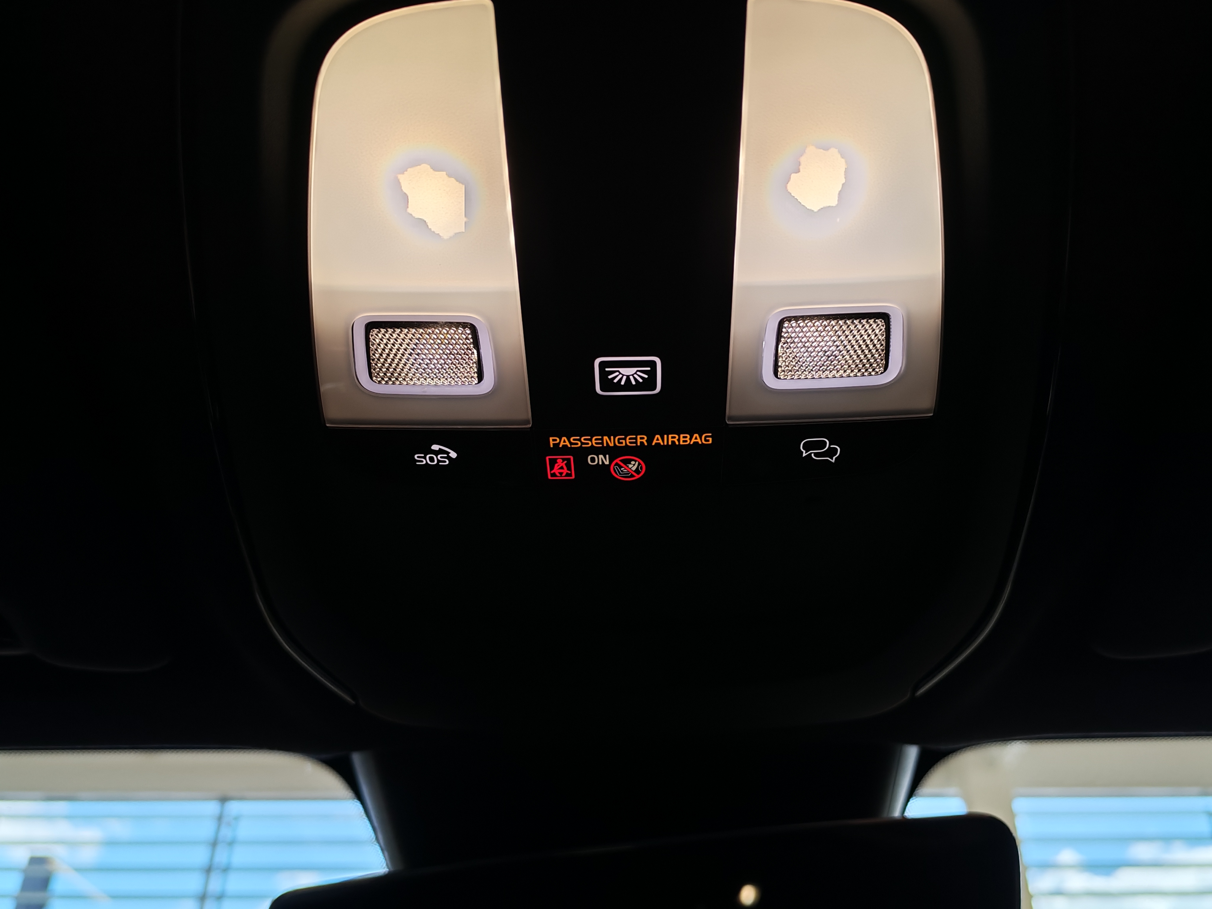 Volvo EC40 TWIN PERFORMANCE ULTRA BLACK EDITION