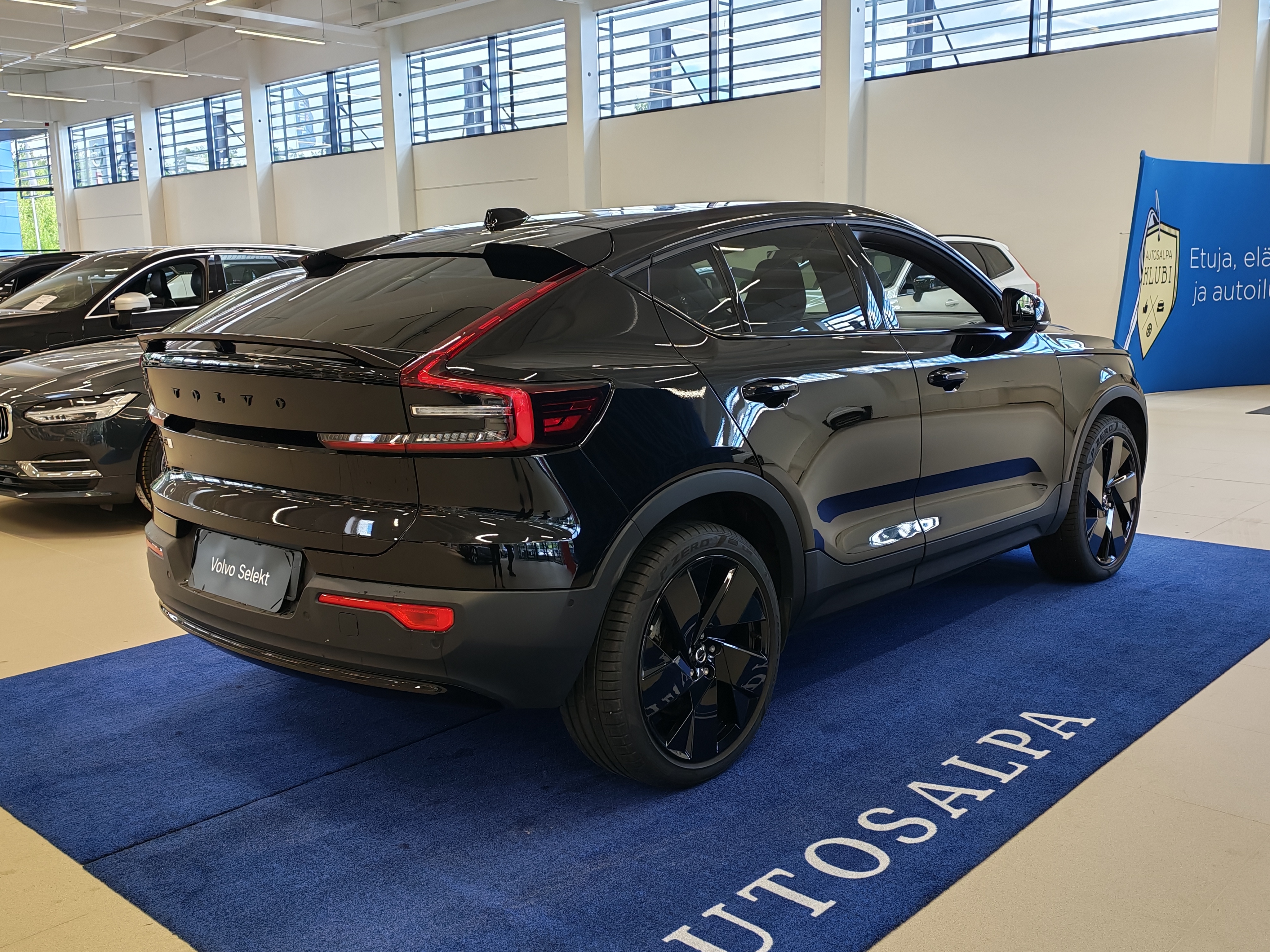 Volvo EC40 TWIN PERFORMANCE ULTRA BLACK EDITION
