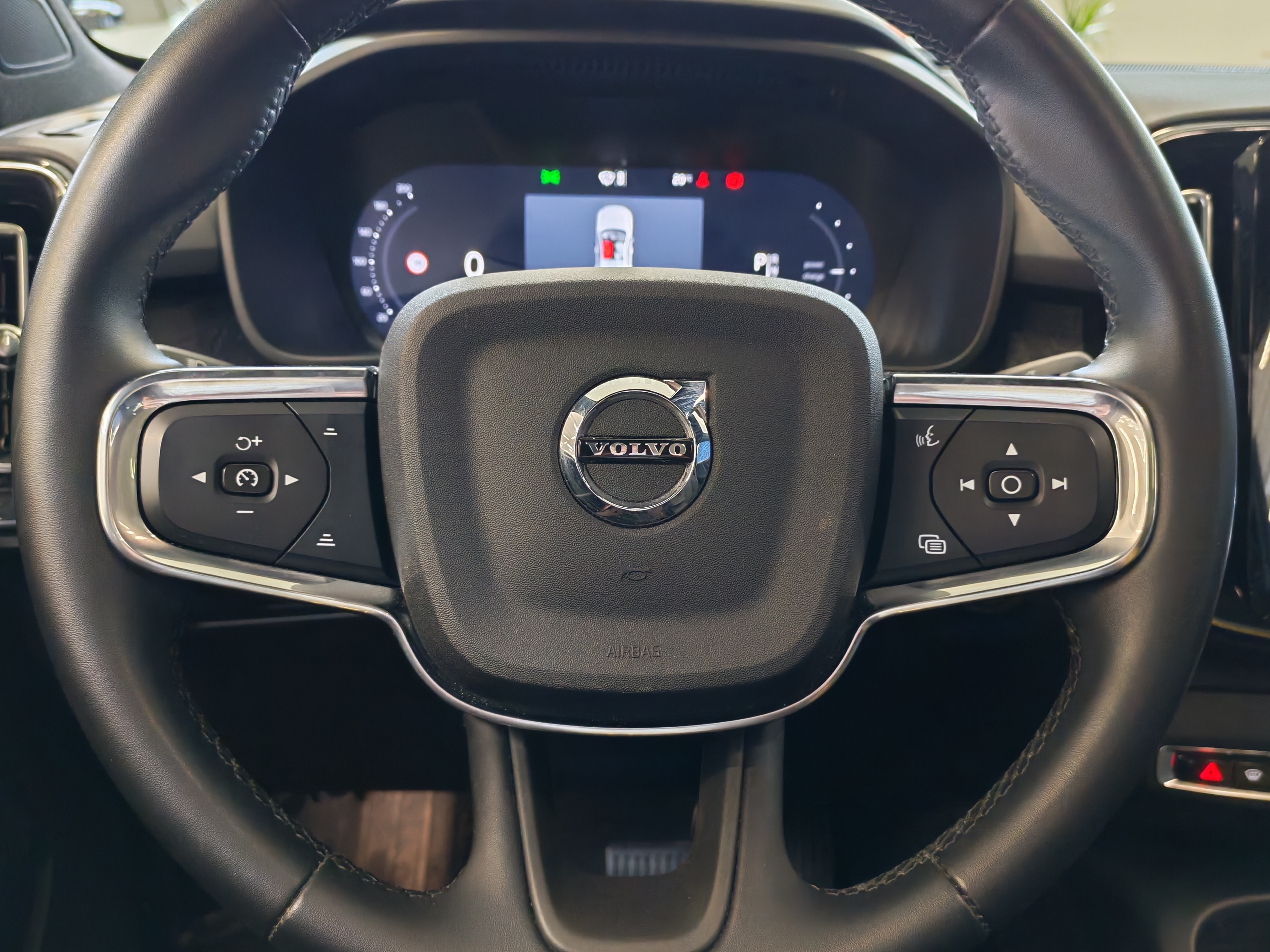 Volvo EC40 TWIN PERFORMANCE ULTRA BLACK EDITION