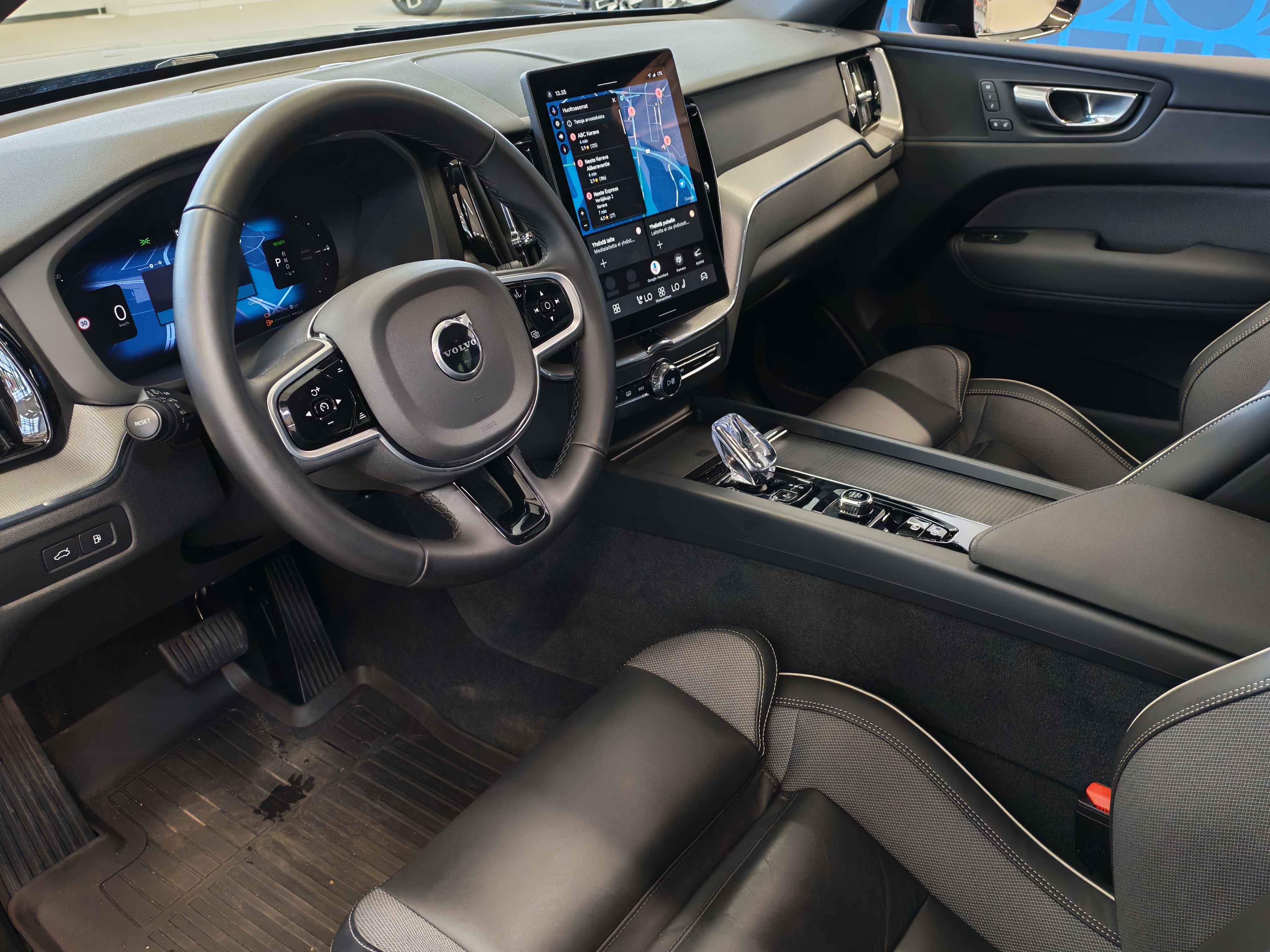 Volvo XC60 T6 AWD LONG RANGE PLUS BLACK EDITION