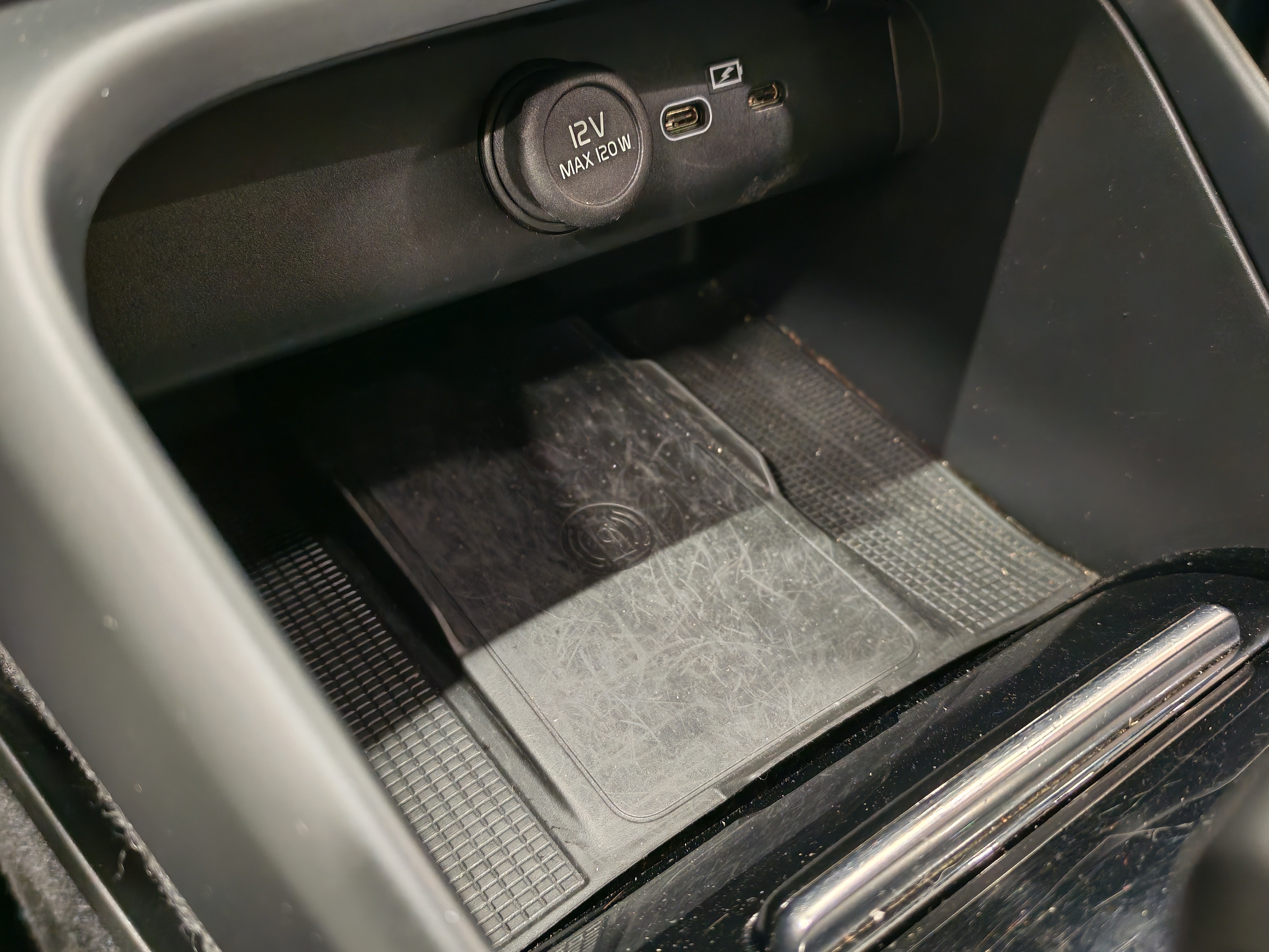 Volvo XC40 RECHARGE TWIN PLUS TAKUU 24KK/40TKM