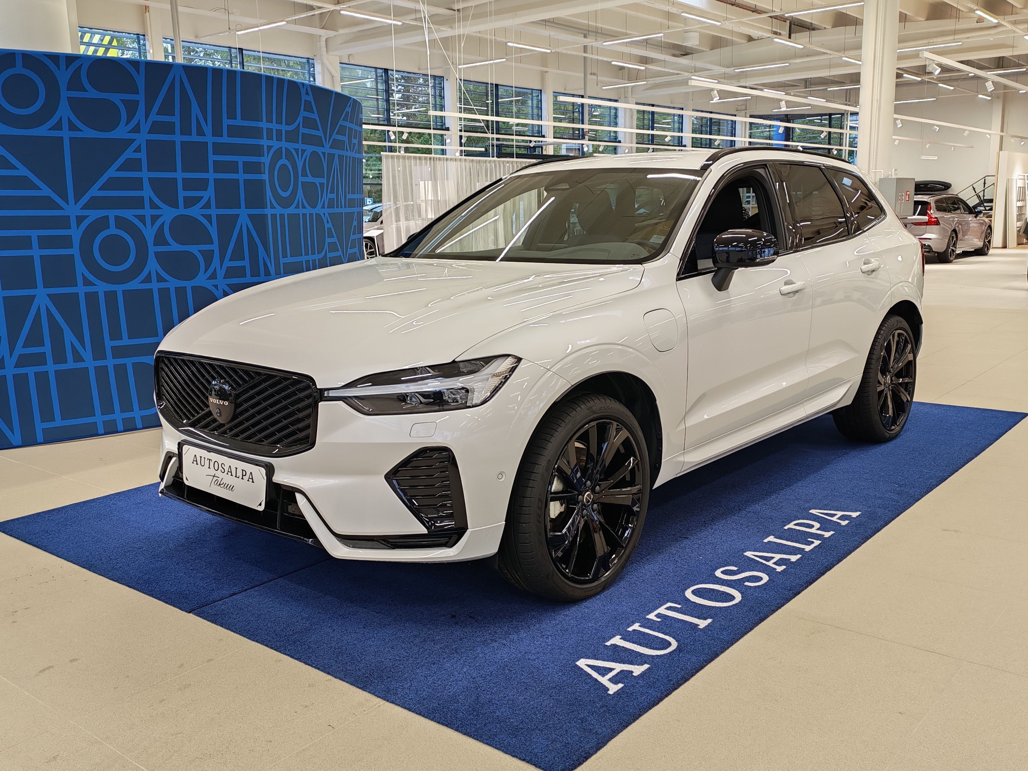 Volvo XC60 T6 AWD LONG RANGE PLUS BLACK EDITION