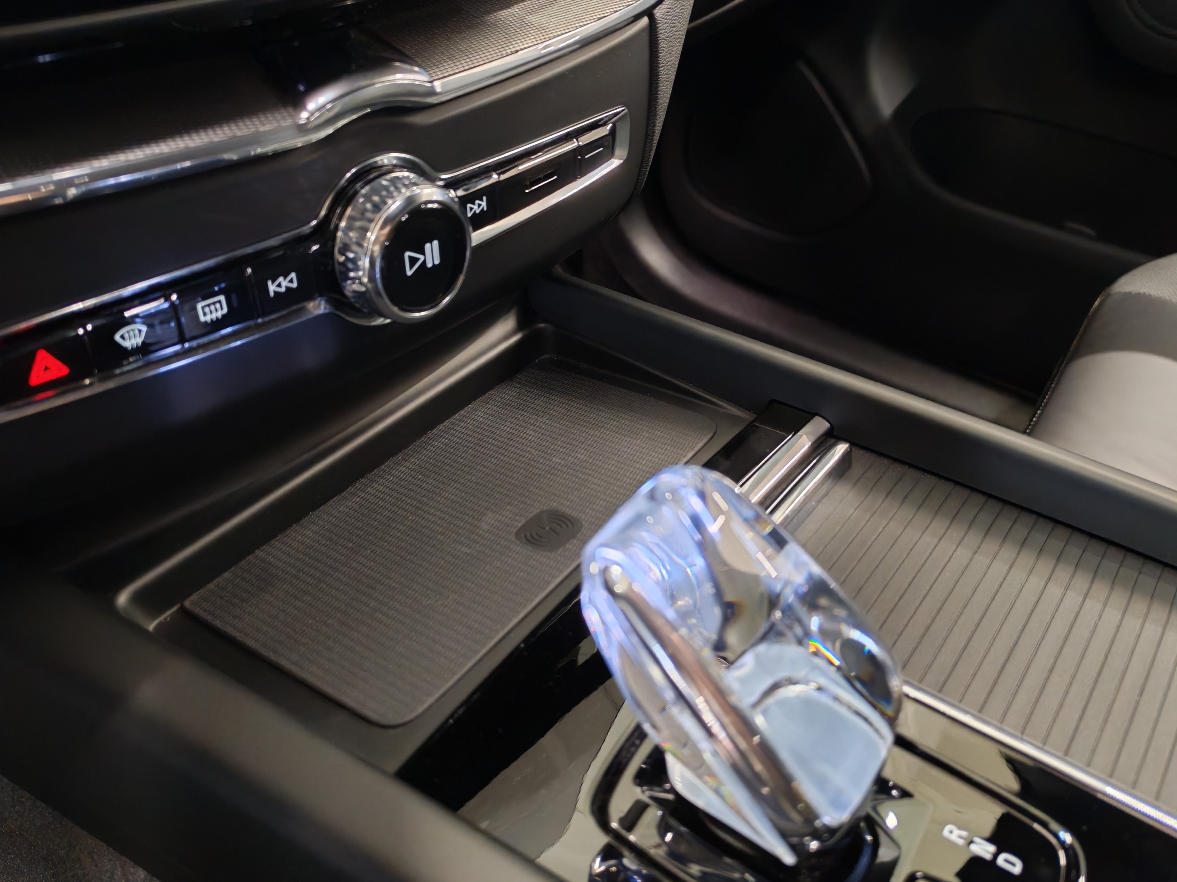 Volvo XC60 T6 AWD LONG RANGE PLUS BLACK EDITION