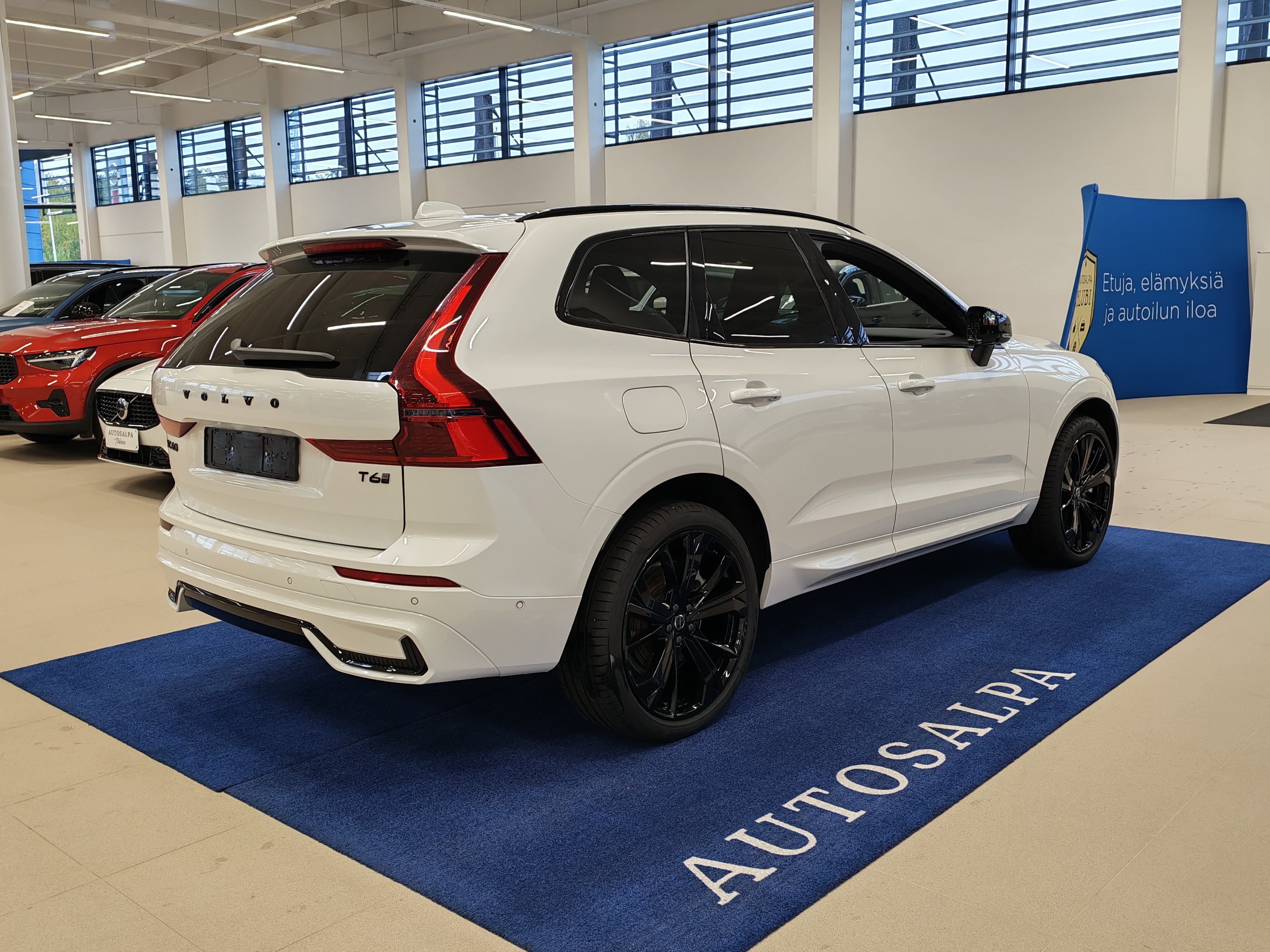 Volvo XC60 T6 AWD LONG RANGE PLUS BLACK EDITION