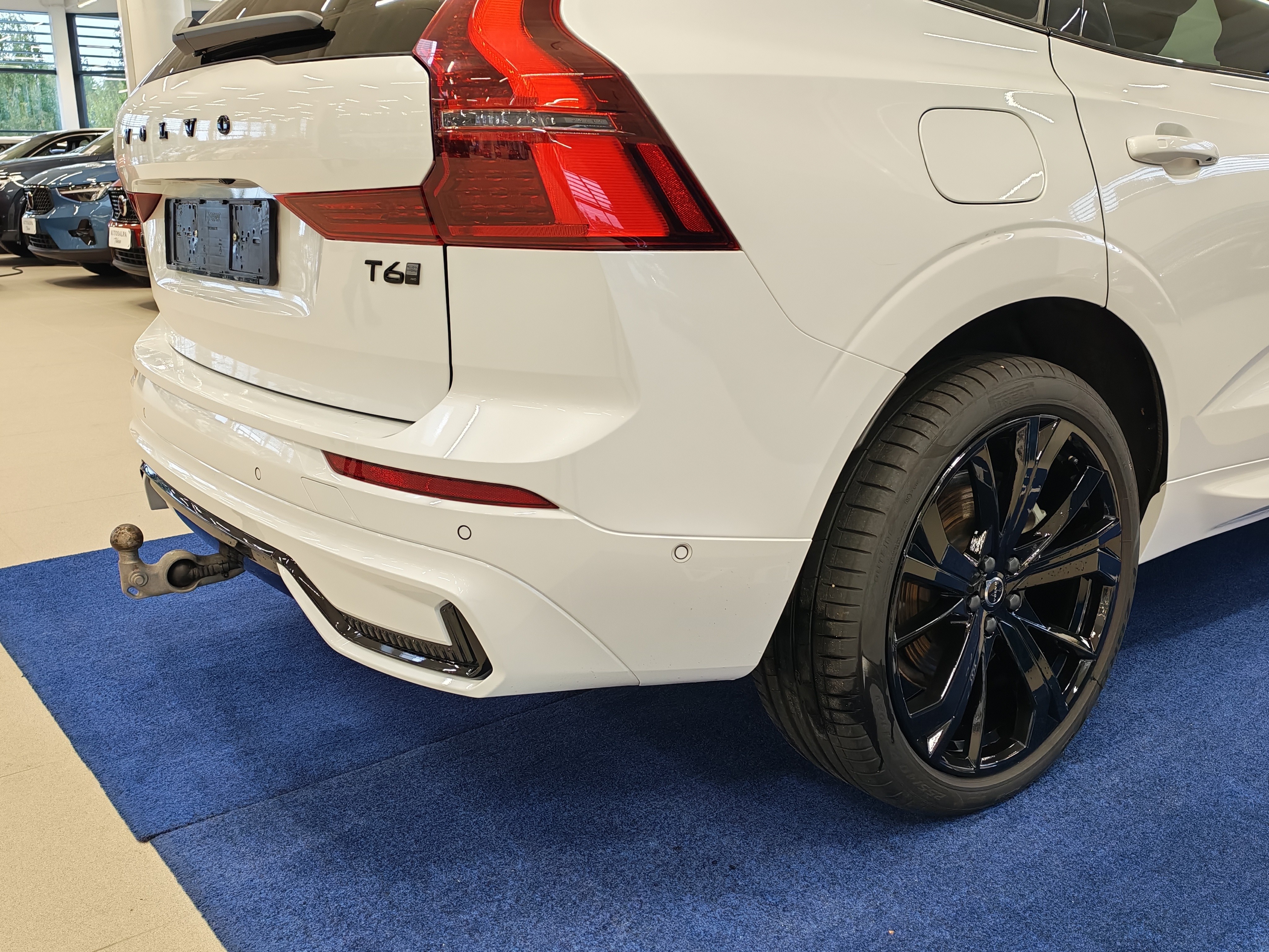 Volvo XC60 T6 AWD LONG RANGE PLUS BLACK EDITION