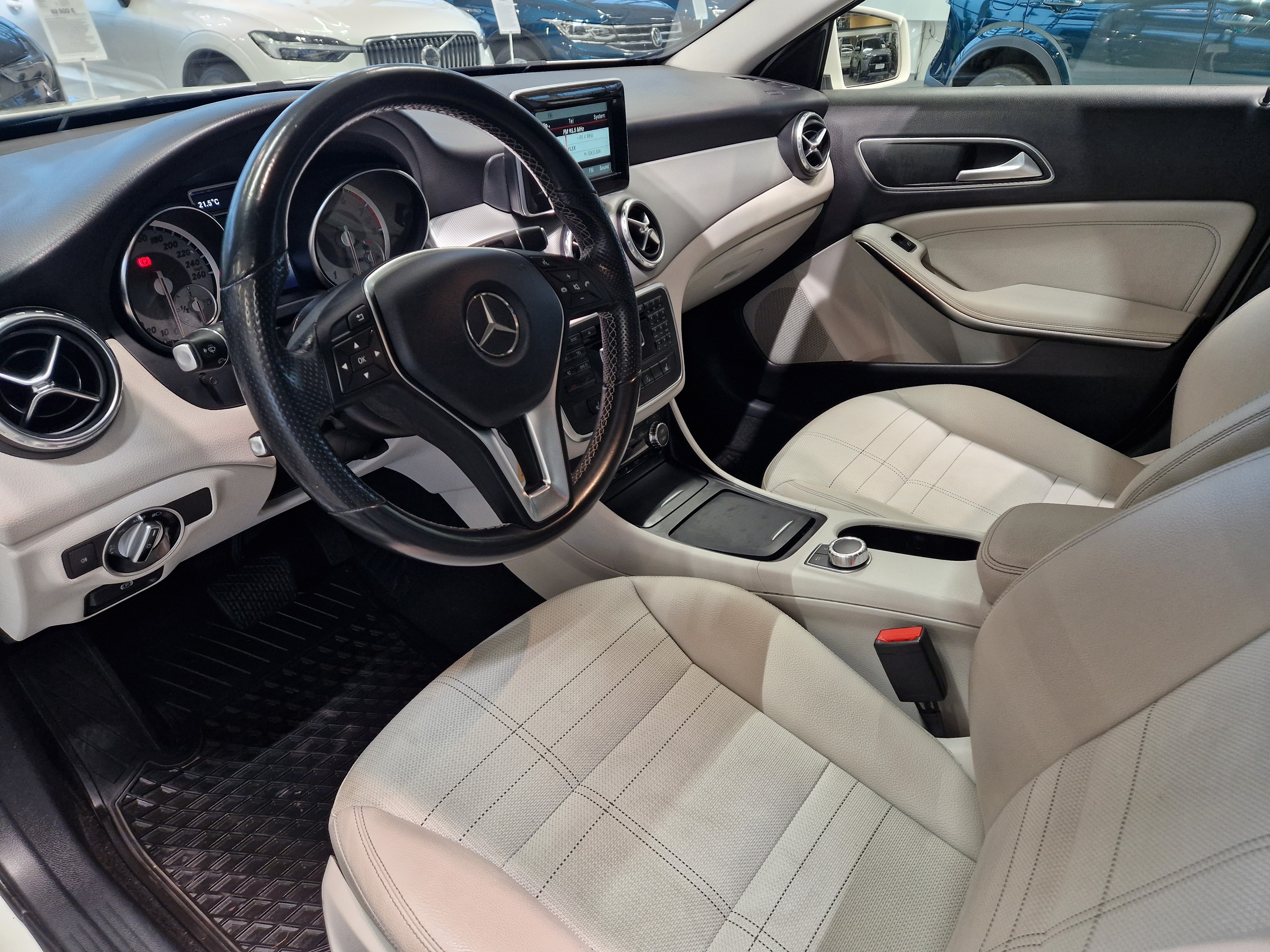 Mercedes-benz GLA 180 A PREMIUM BUSINESS