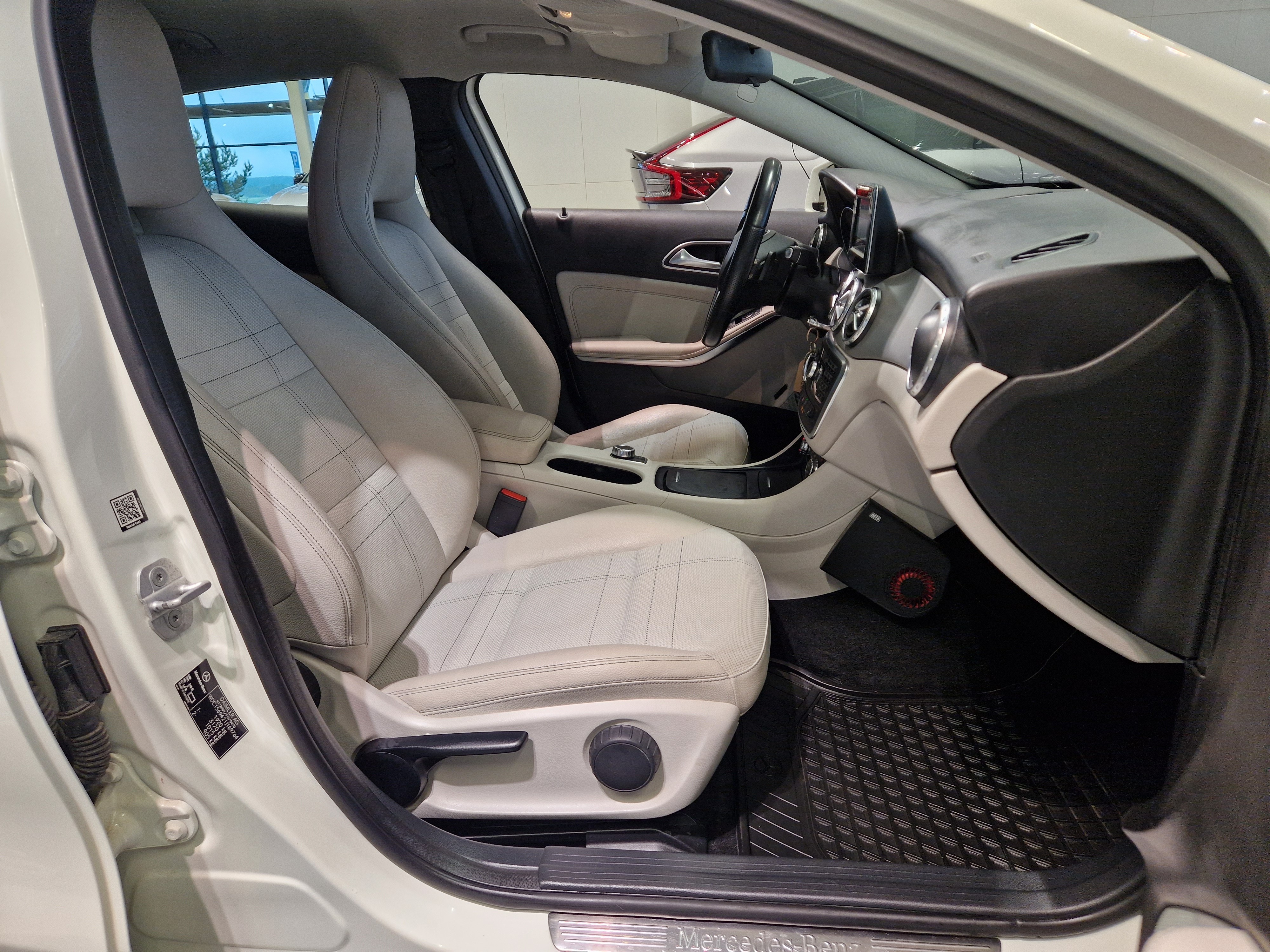 Mercedes-benz GLA 180 A PREMIUM BUSINESS